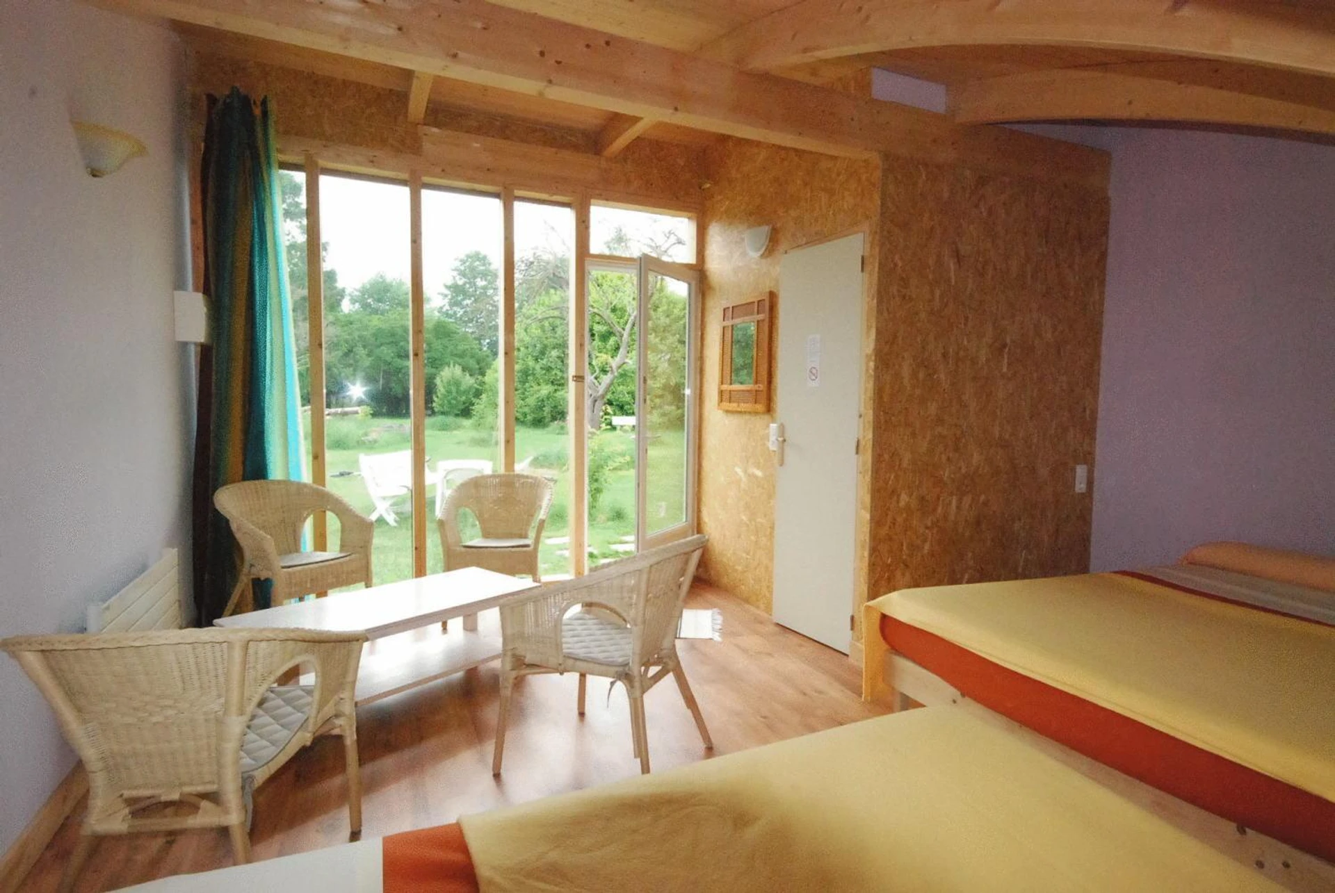Chambre disponible pour un séminaire d'entreprise à Hotel Rose - Beauvoir