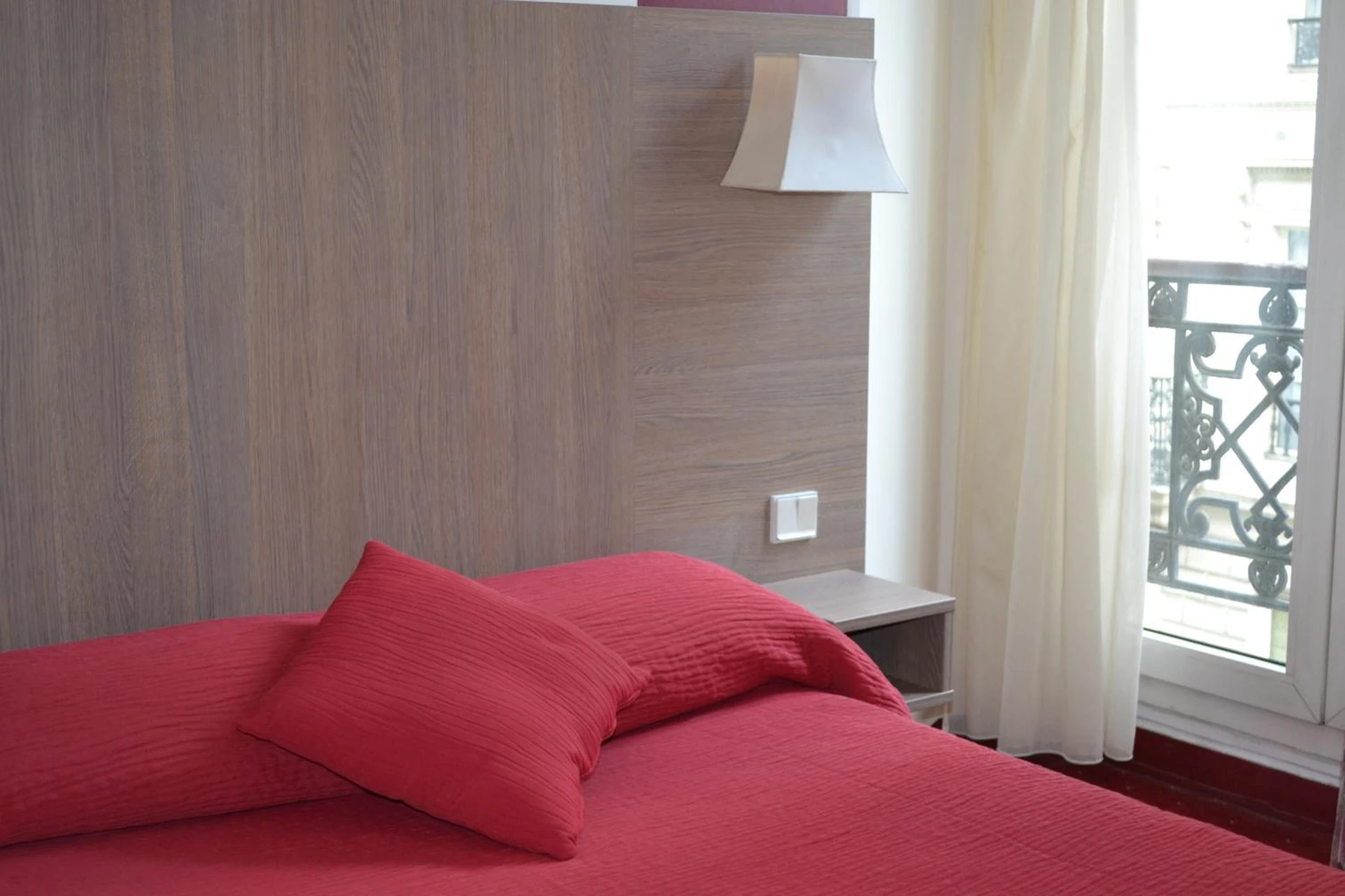 Chambre disponible pour un séminaire d'entreprise à Hotel Royal Bergère - Paris