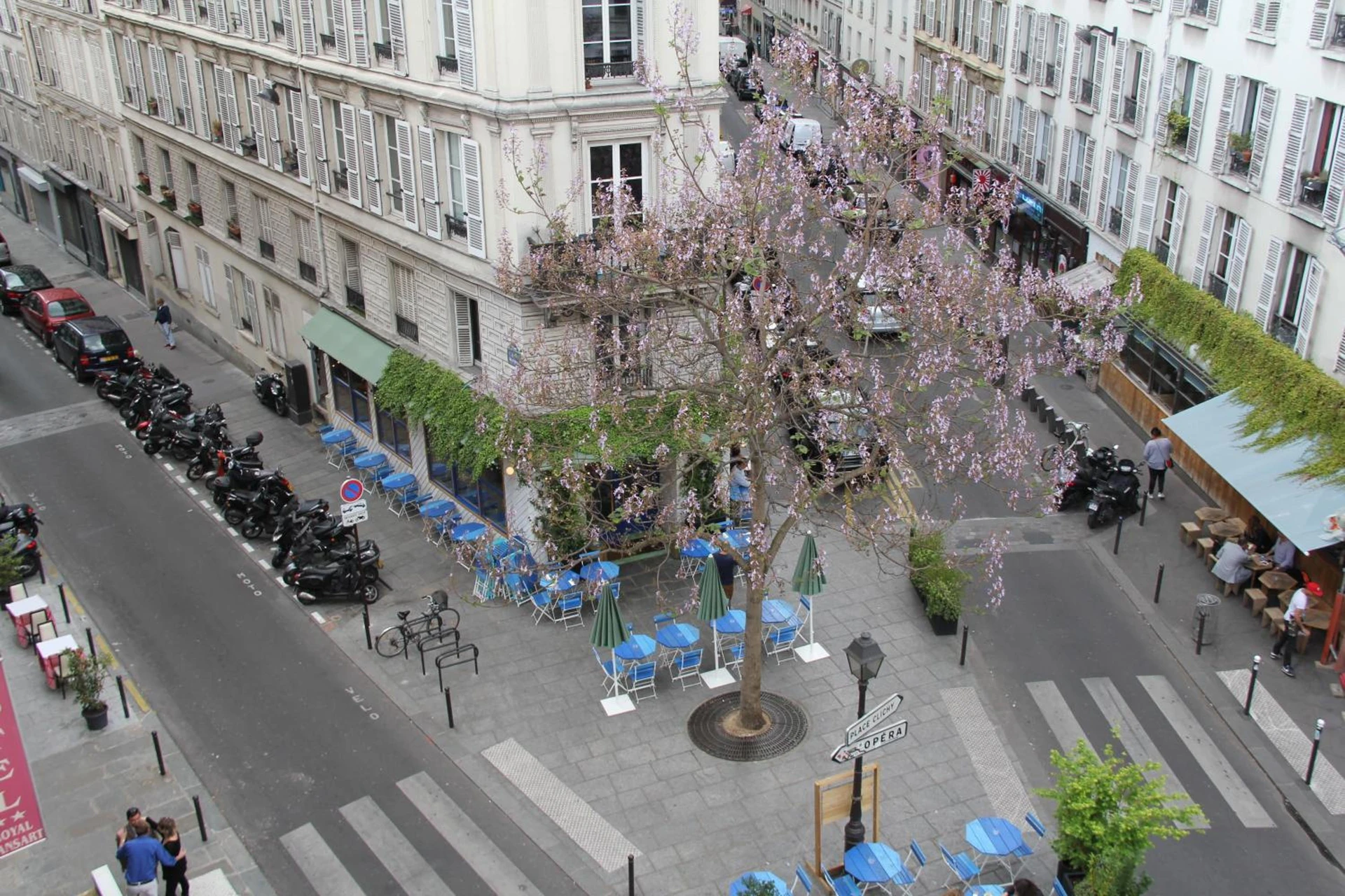 Ambiance de travail pour séminaire d'entreprise à Hotel Royal Mansart - Paris