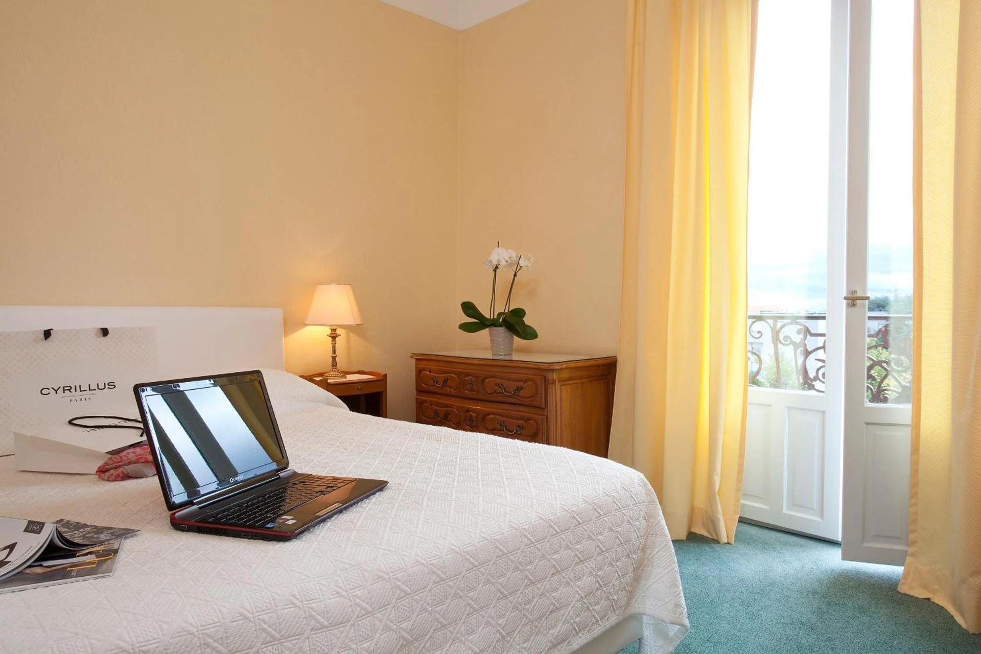 Magnifique chambre pour un séminaire d'entreprise à Hotel Royal Saint-Mart - Royat