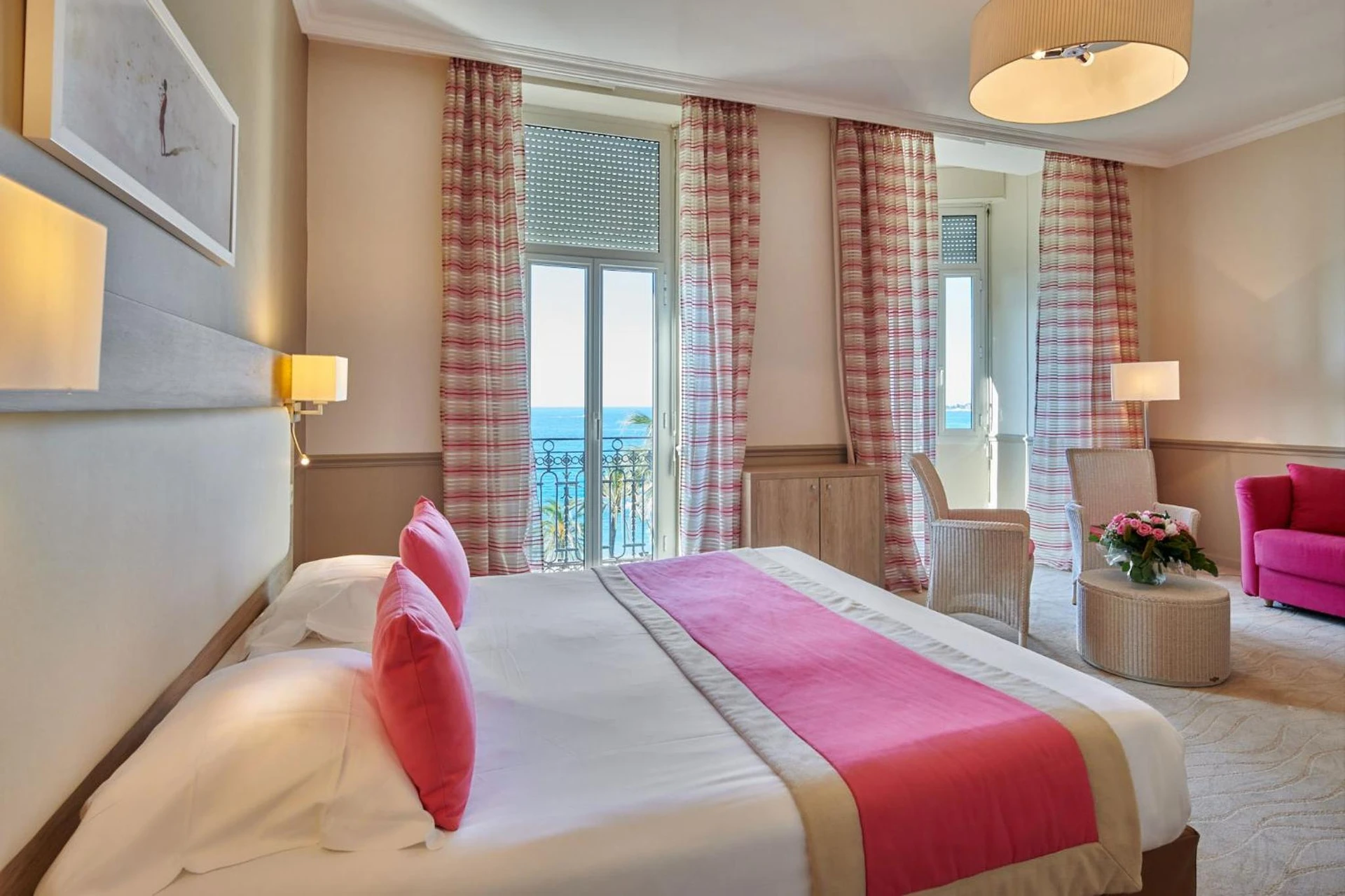 Chambre disponible pour un séminaire d'entreprise à Hôtel Vacances Bleues Royal Westminster - Menton