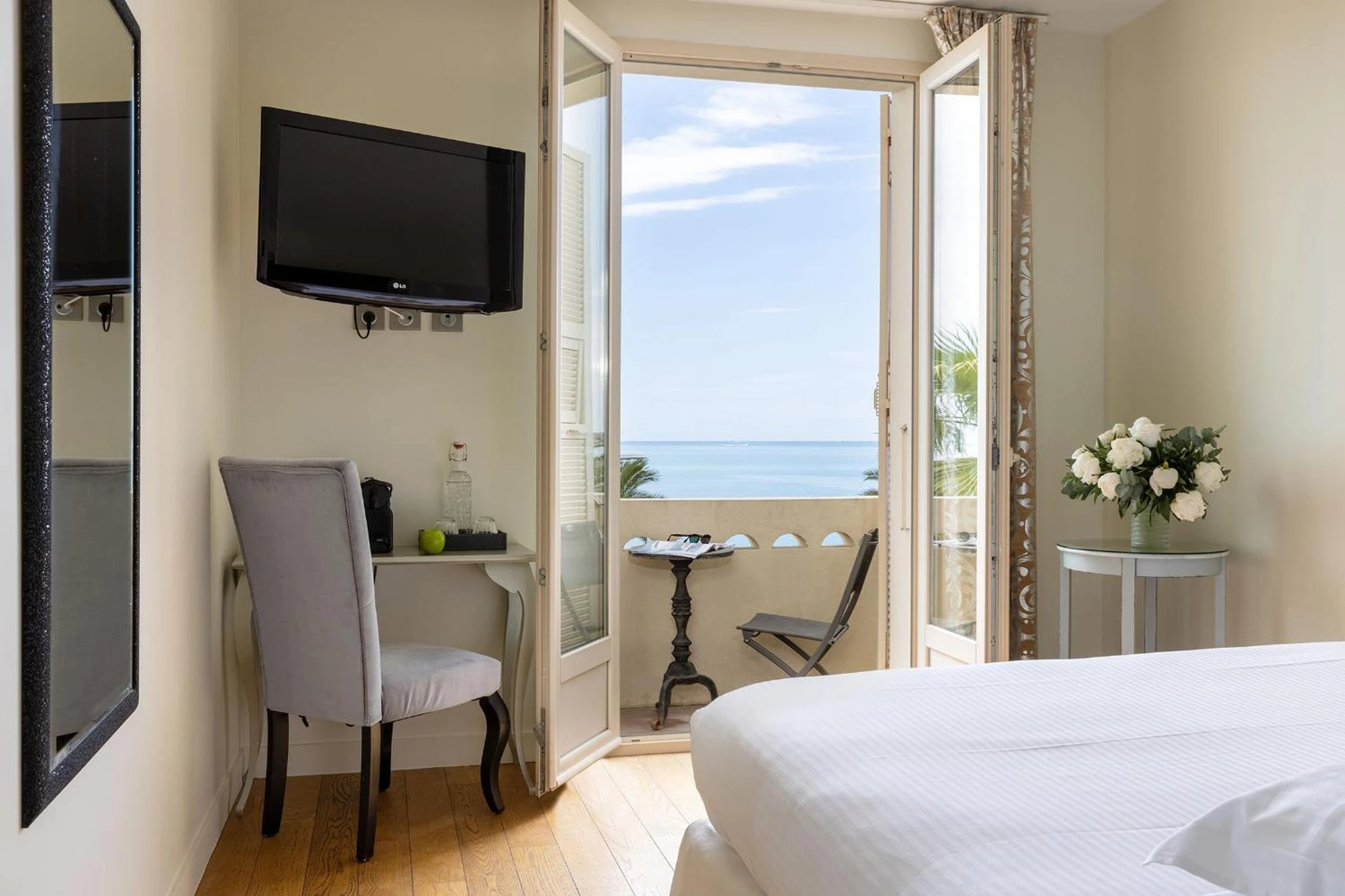 Chambre disponible pour un séminaire d'entreprise à Hotel Royalmar - Cagnes-sur-Mer