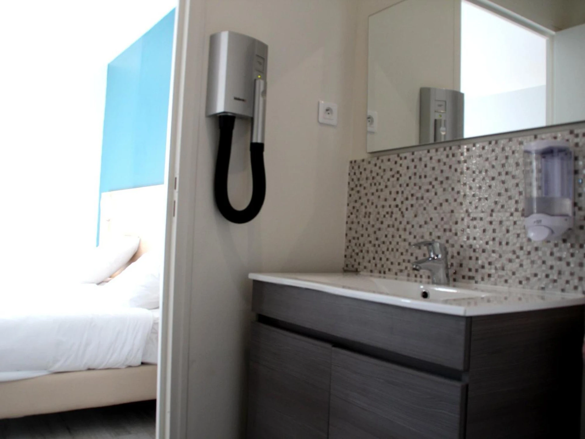 Chambre disponible pour un séminaire d'entreprise à Saglam Hôtel - Goussainville