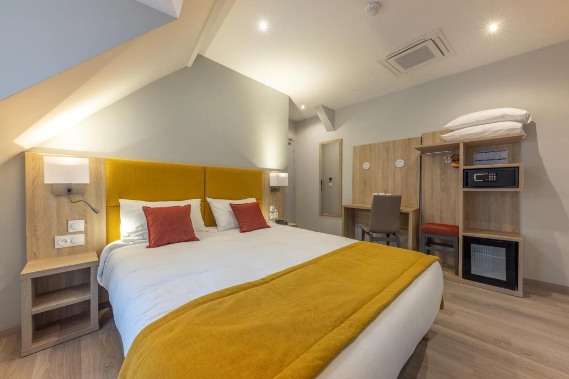 Chambre à Hotel Saint Augustin - Organiser un séminaire d'entreprise à Strasbourg