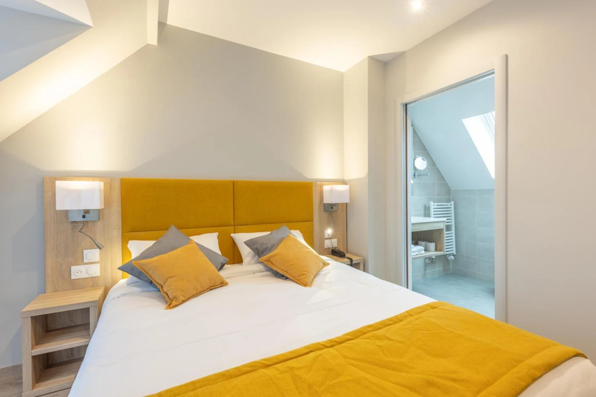 Chambre disponible pour un séminaire d'entreprise à Hotel Saint Augustin - Strasbourg
