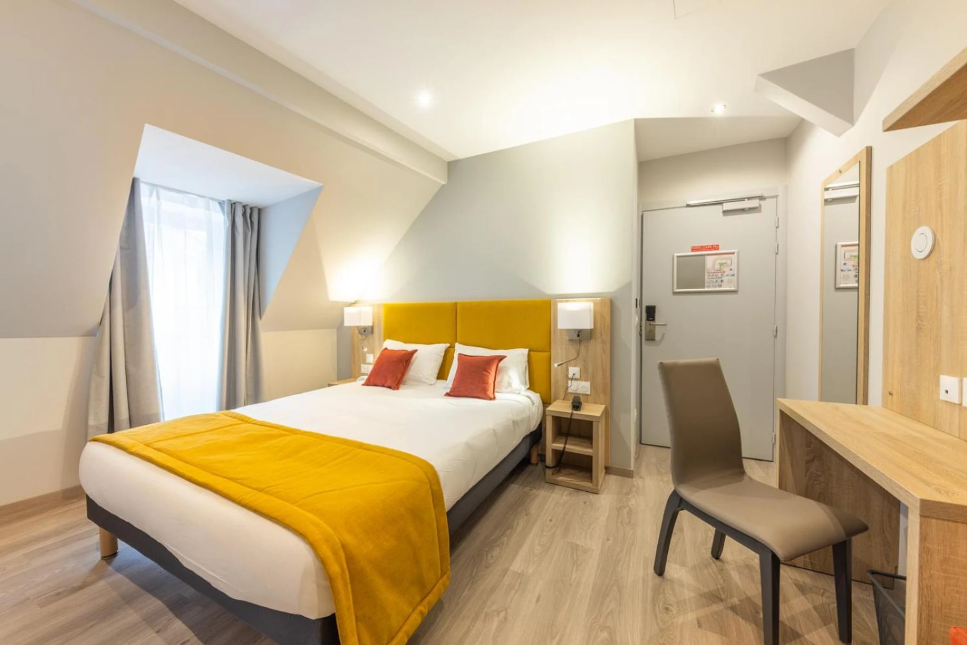 Magnifique chambre pour un séminaire d'entreprise à Hotel Saint Augustin - Strasbourg