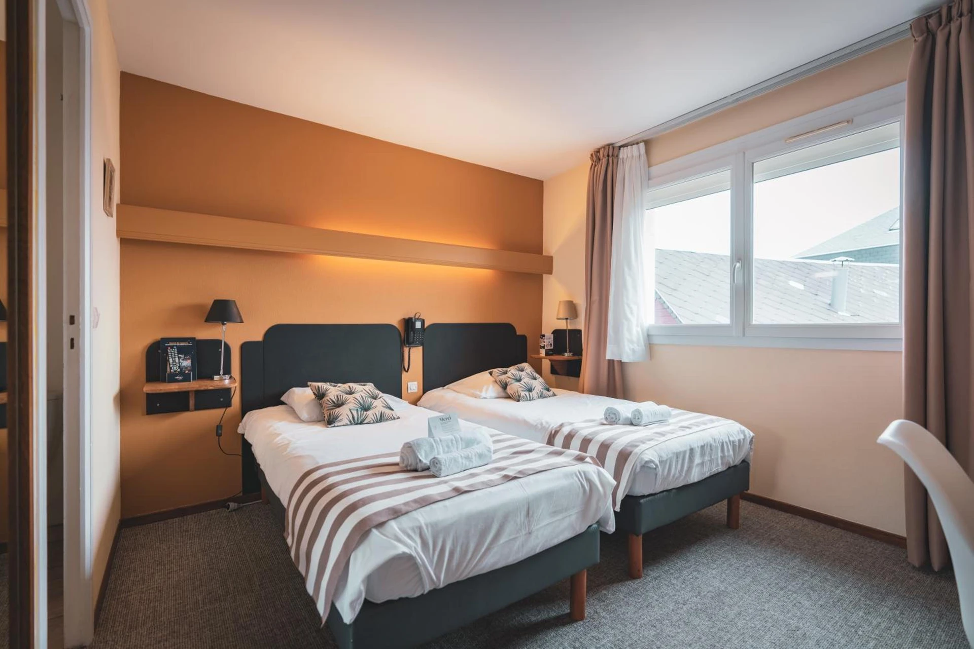 Magnifique chambre pour un séminaire d'entreprise à Hotel bar Saint Christophe - Le Tilleul
