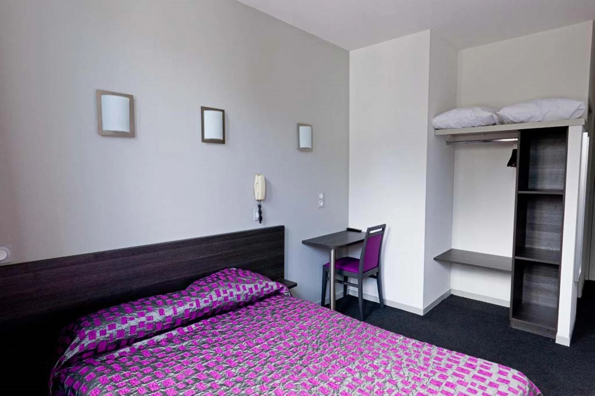 Chambre disponible pour un séminaire d'entreprise à Hôtel Saint Etienne - Lourdes