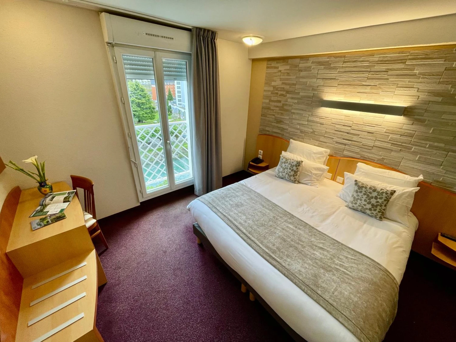 Chambre disponible pour un séminaire d'entreprise à Hôtel Saint Georges - Lourdes