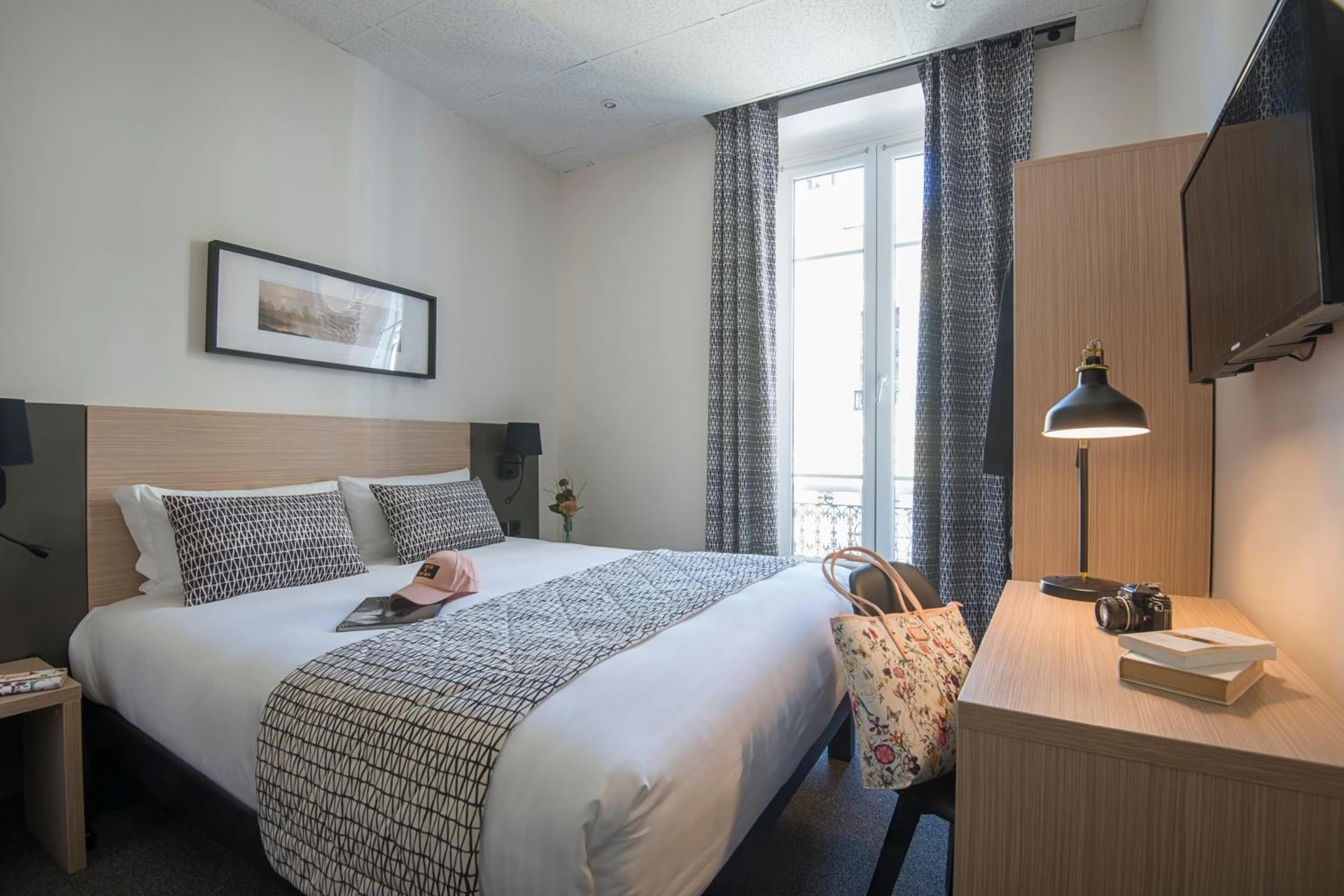 Chambre à Hotel Saint Gothard - Organiser un séminaire d'entreprise à Nice