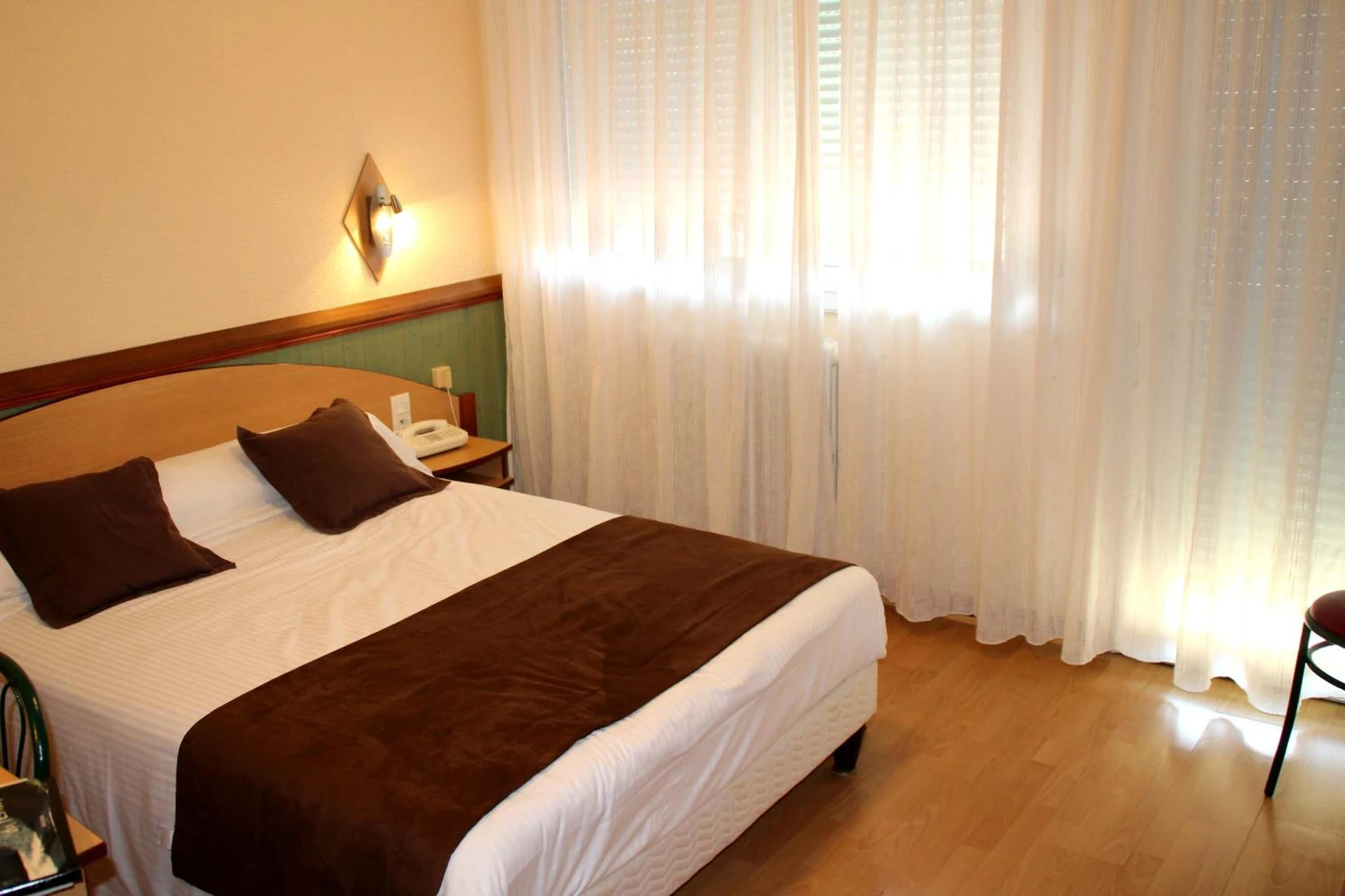 Chambre disponible pour un séminaire d'entreprise à Hôtel Saint-Hubert - Saint-Claude