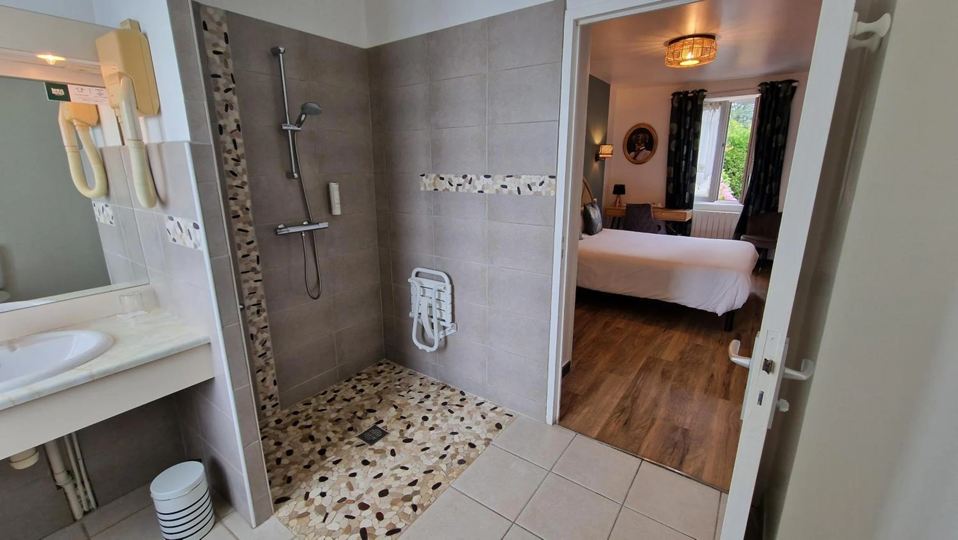 Chambre disponible pour un séminaire d'entreprise à Hôtel Saint Jacques - Thorigné-sur-Dué