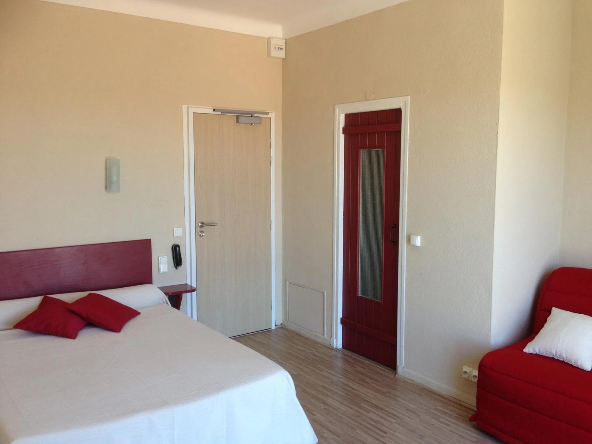 Chambre disponible pour un séminaire d'entreprise à Saint Jacques - Sorède