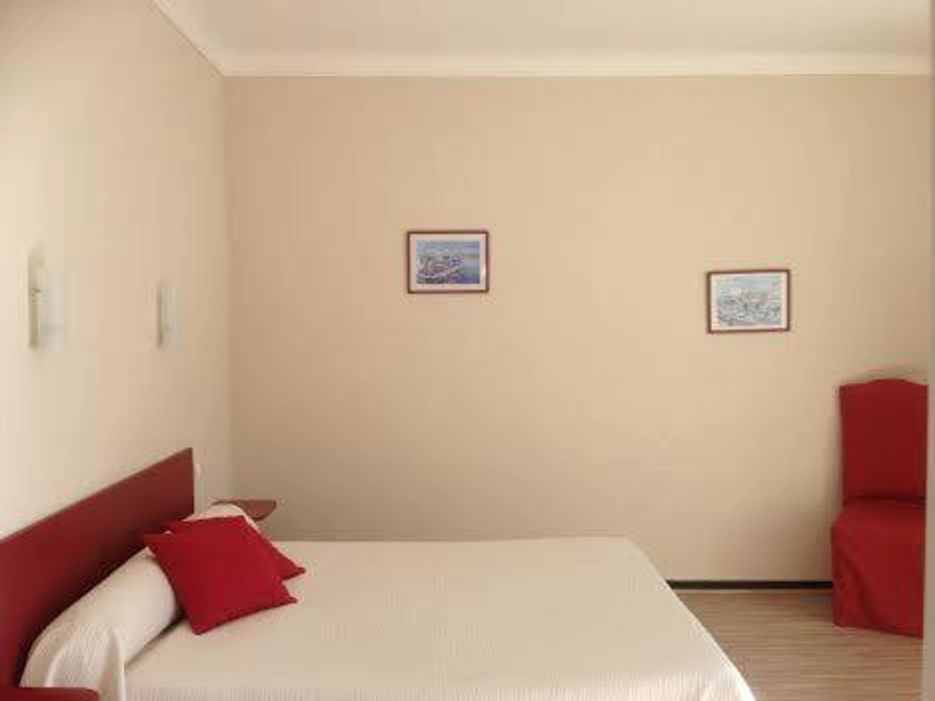 Chambre disponible pour un séminaire d'entreprise à Saint Jacques - Sorède