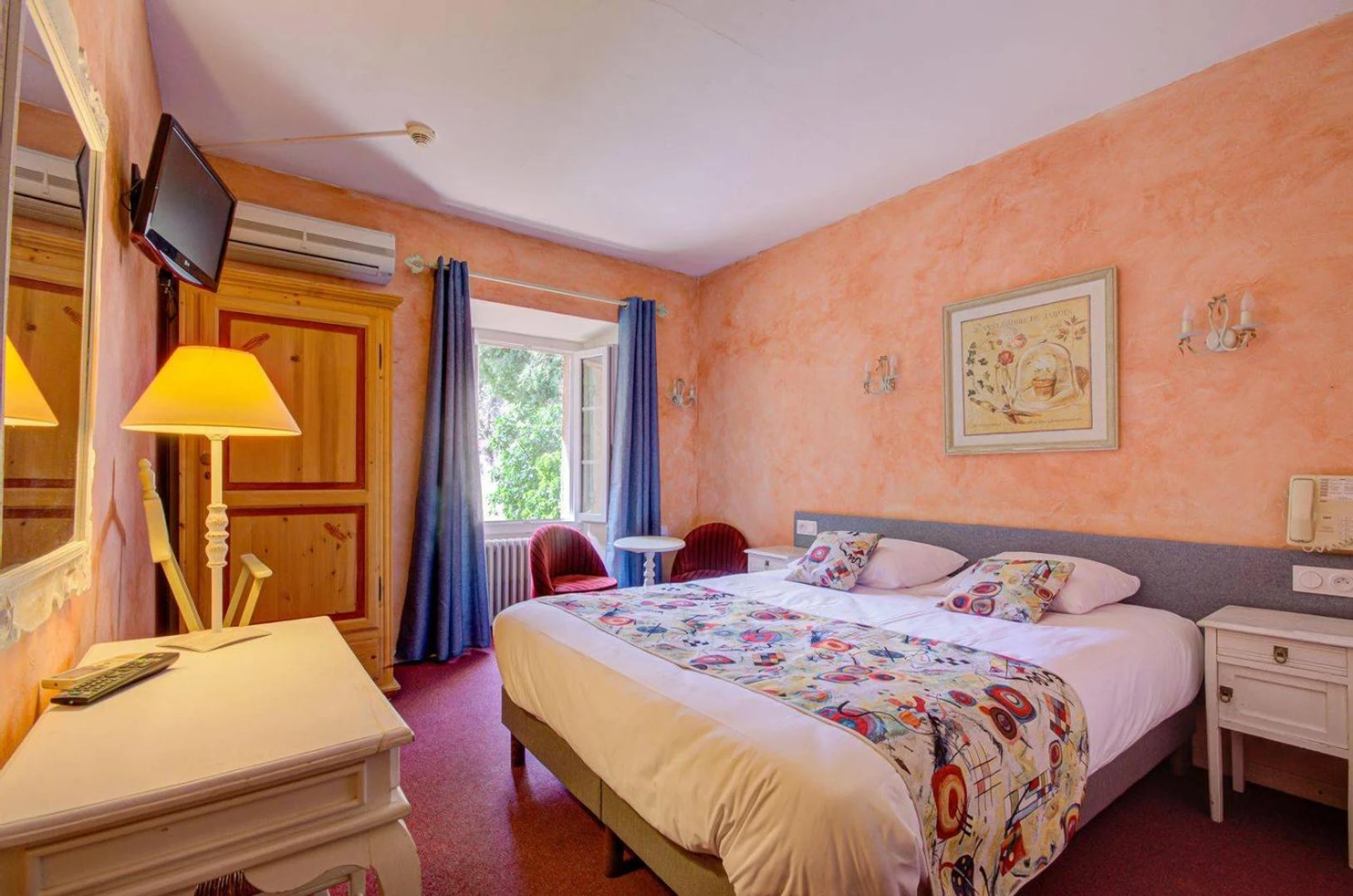 Chambre disponible pour un séminaire d'entreprise à Hôtel Saint Jean - Orange