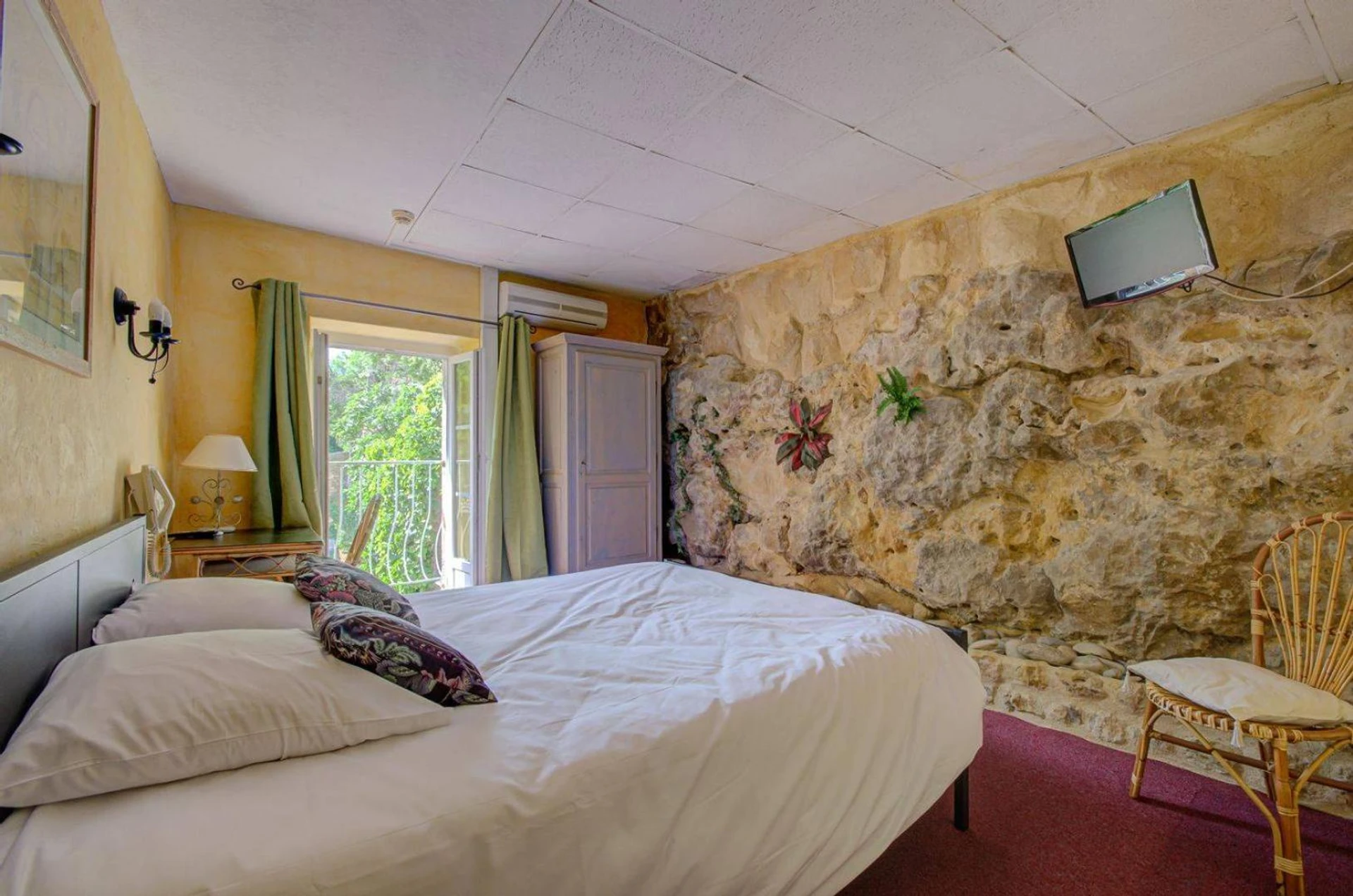 Chambre disponible pour un séminaire d'entreprise à Hôtel Saint Jean - Orange