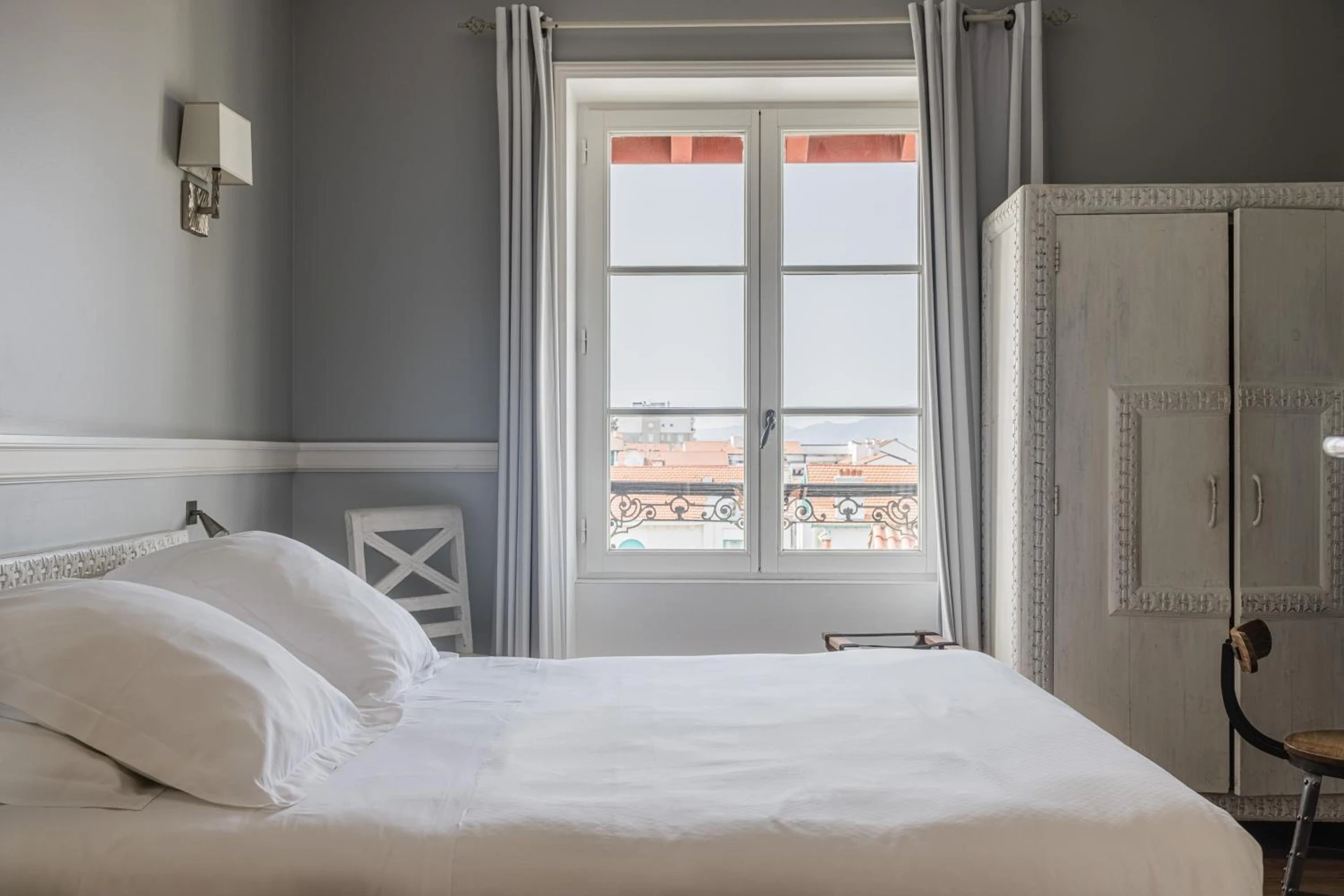 Chambre disponible pour un séminaire d'entreprise à Hotel Saint Julien - Biarritz