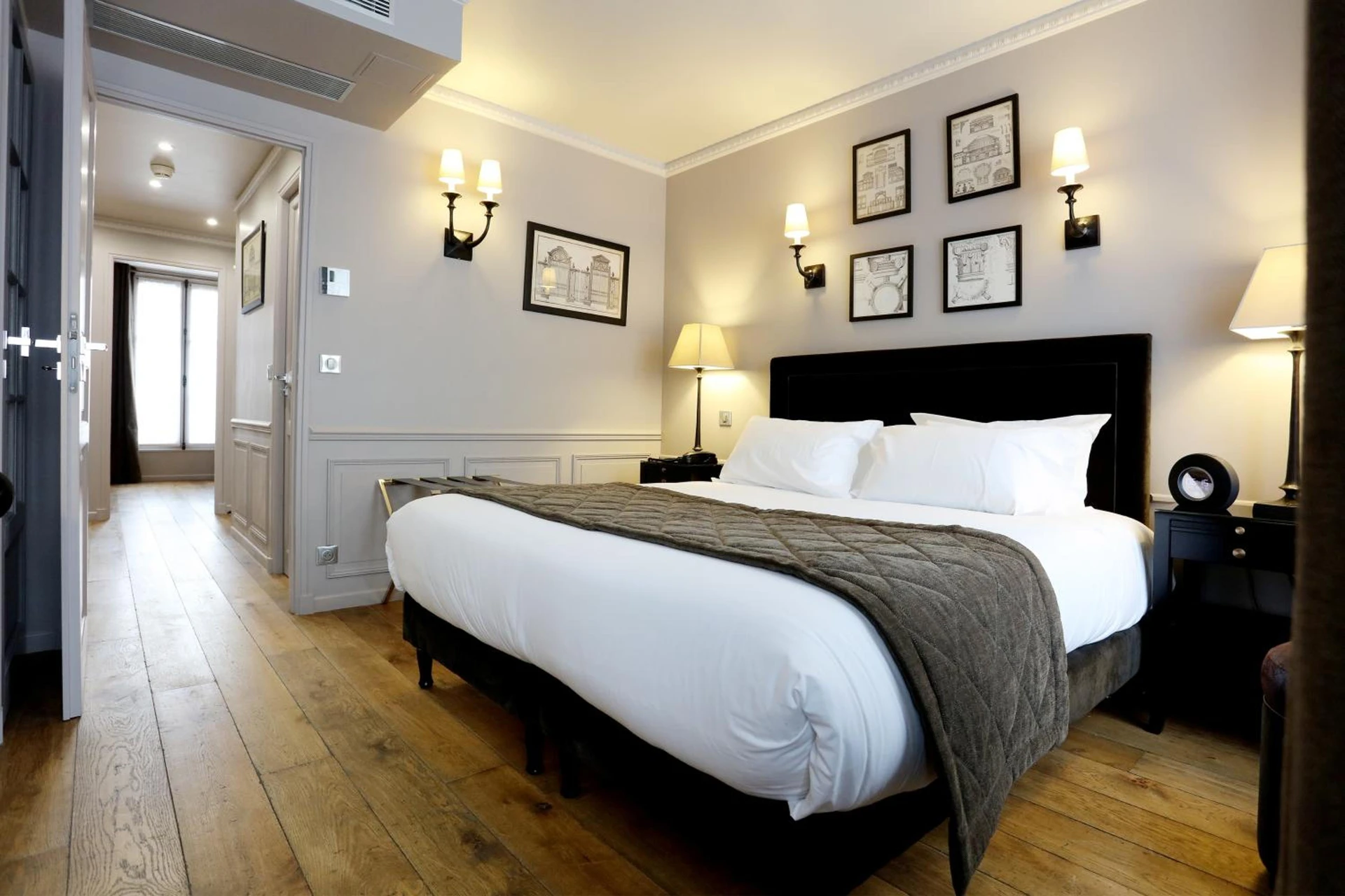 Chambre disponible pour un séminaire d'entreprise à Hotel Saint-Louis Pigalle - Paris