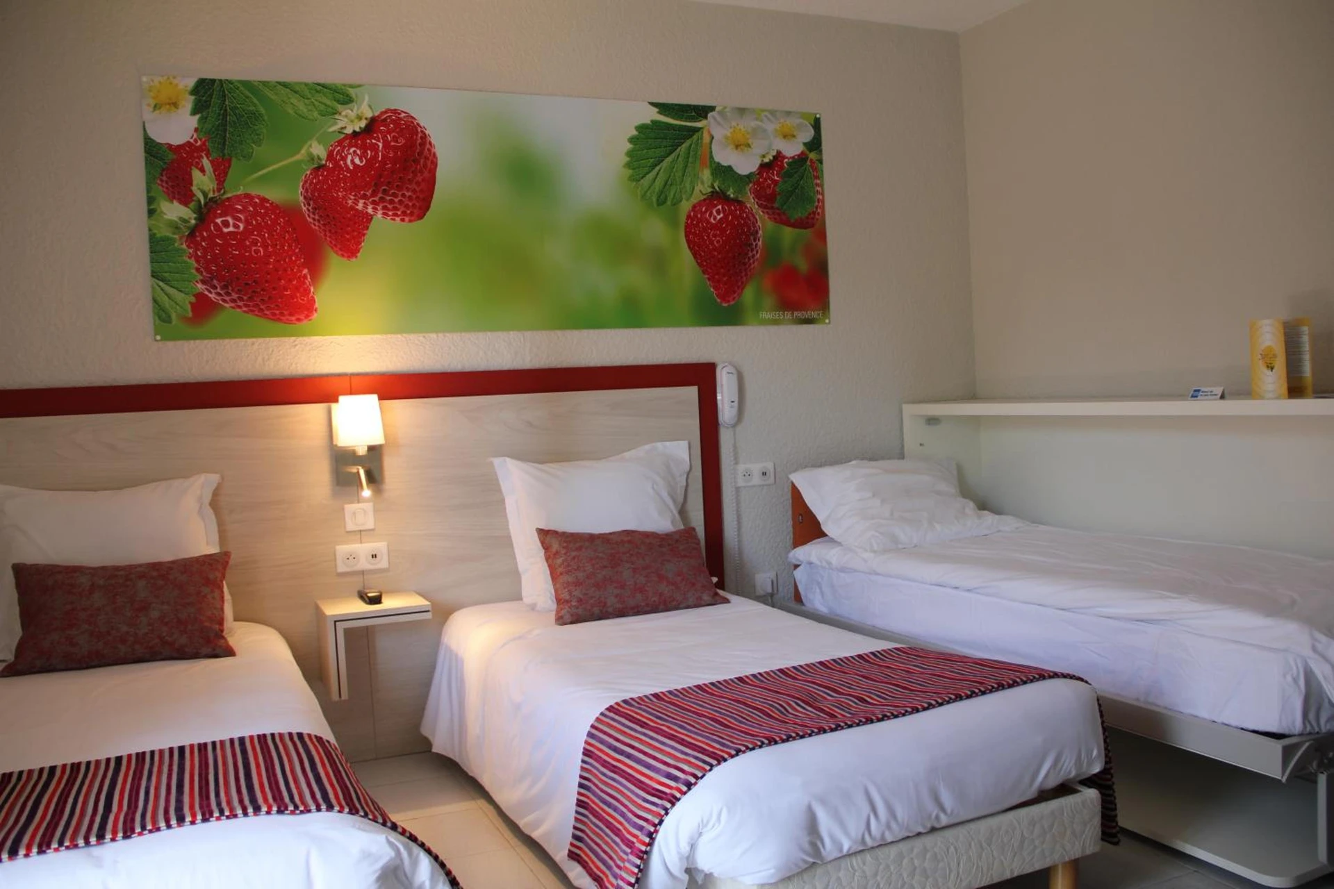 Chambre disponible pour un séminaire d'entreprise à Hôtel Saint Louis - Le Thor