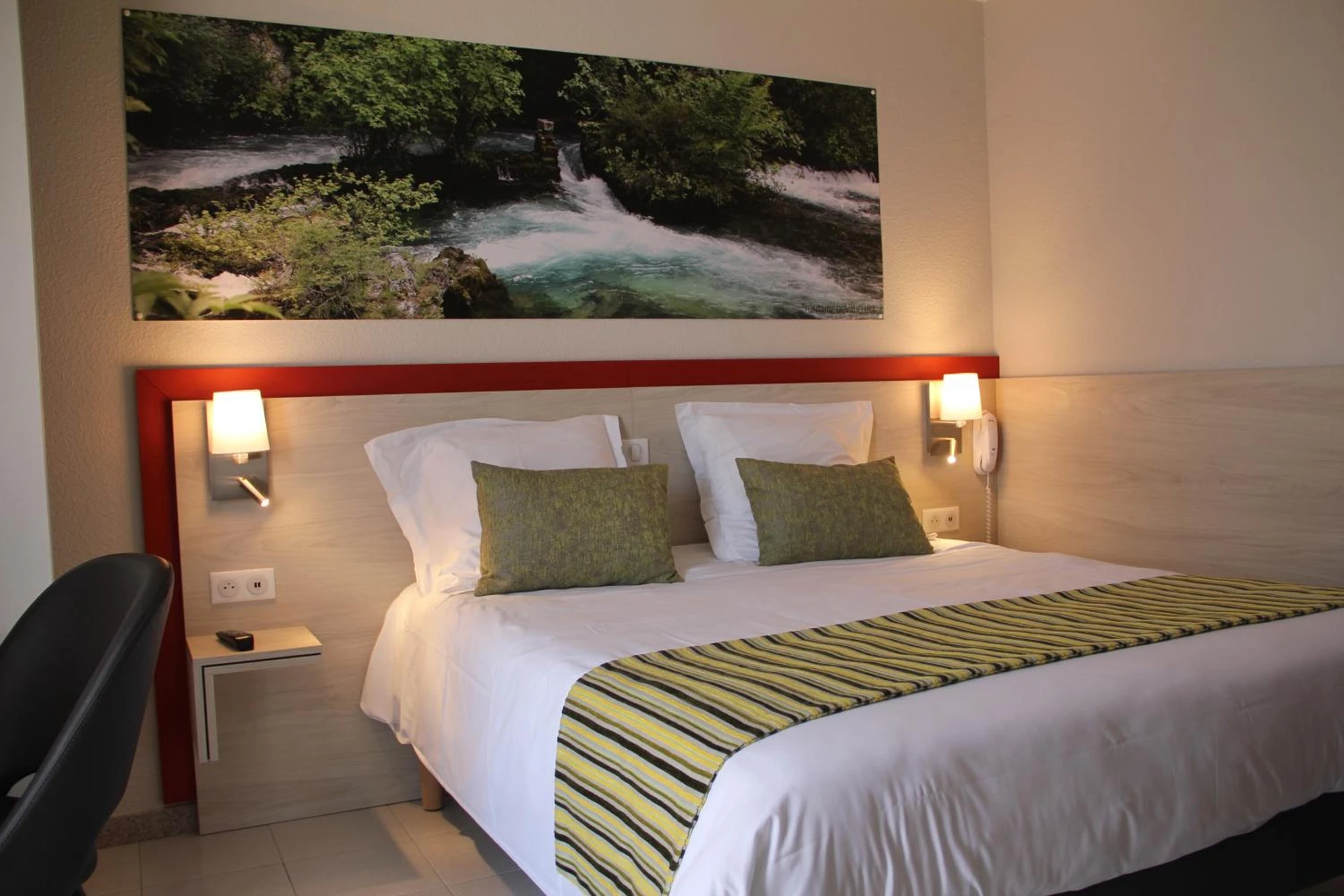 Chambre disponible pour un séminaire d'entreprise à Hôtel Saint Louis - Le Thor