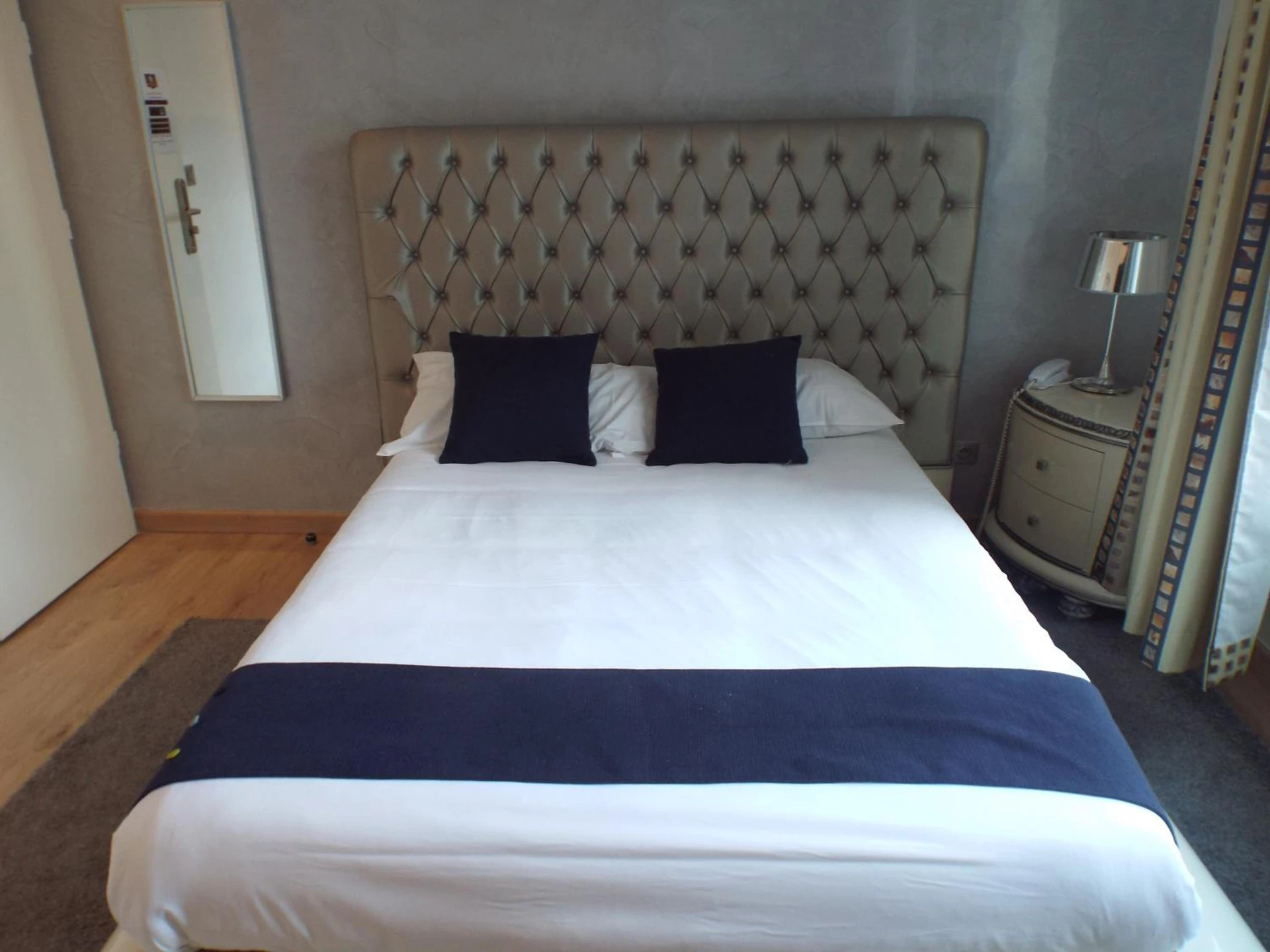 Chambre disponible pour un séminaire d'entreprise à Logis Hôtel Saint Martin - Orléans