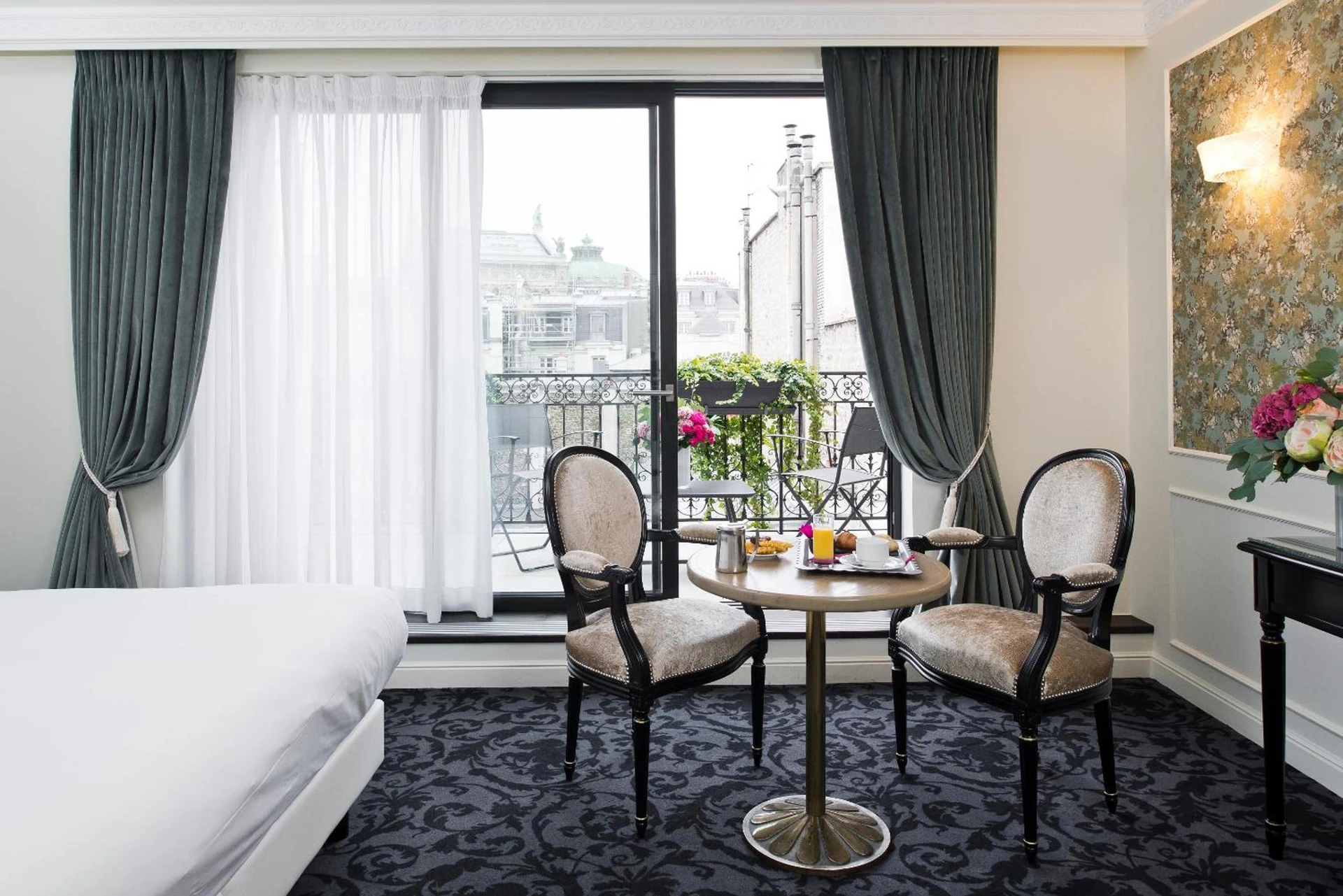 Ambiance de travail pour séminaire d'entreprise à Hôtel Saint-Pétersbourg Opéra & Spa - Paris