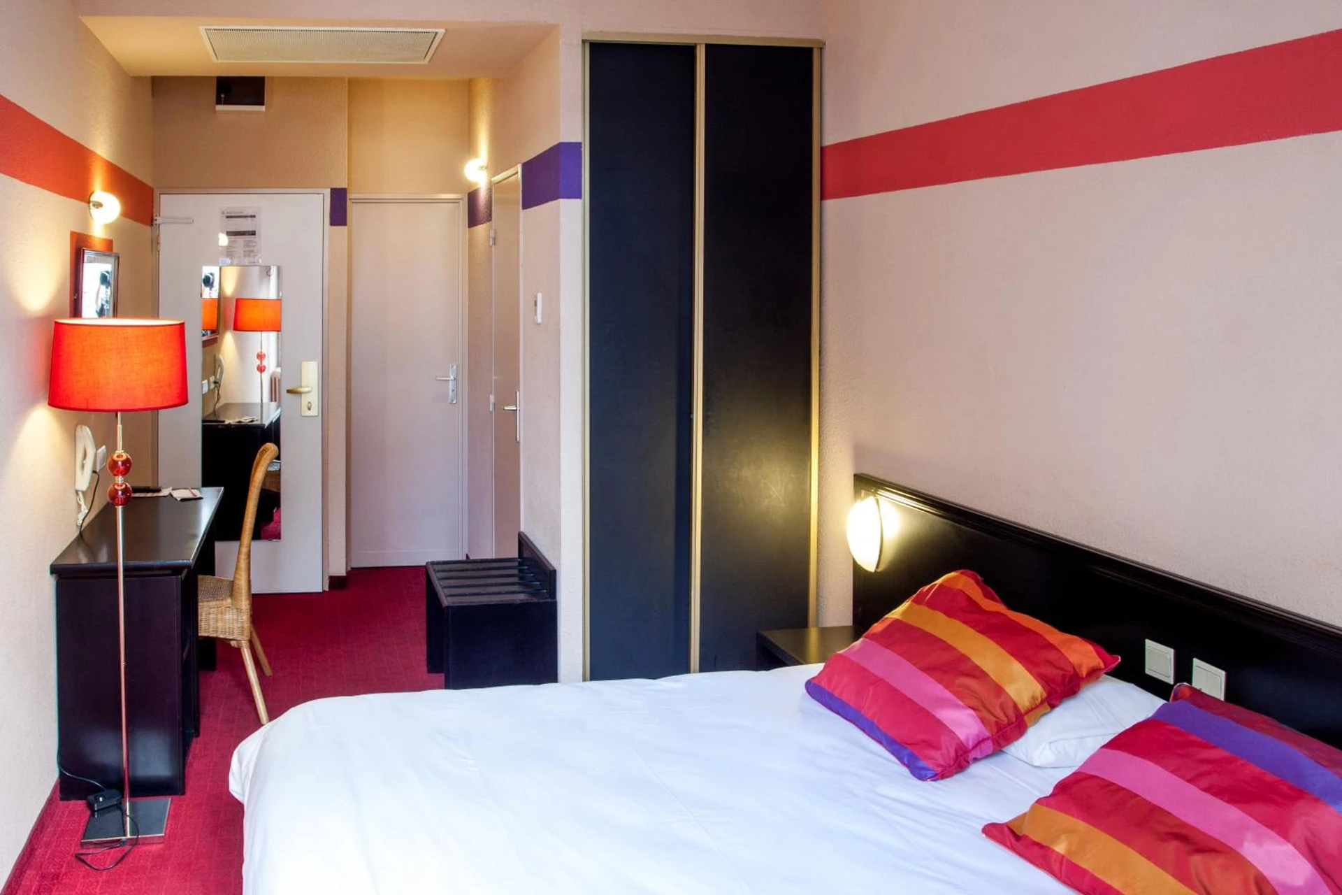 Magnifique chambre pour un séminaire d'entreprise à Hôtel Saint Sauveur - Lourdes