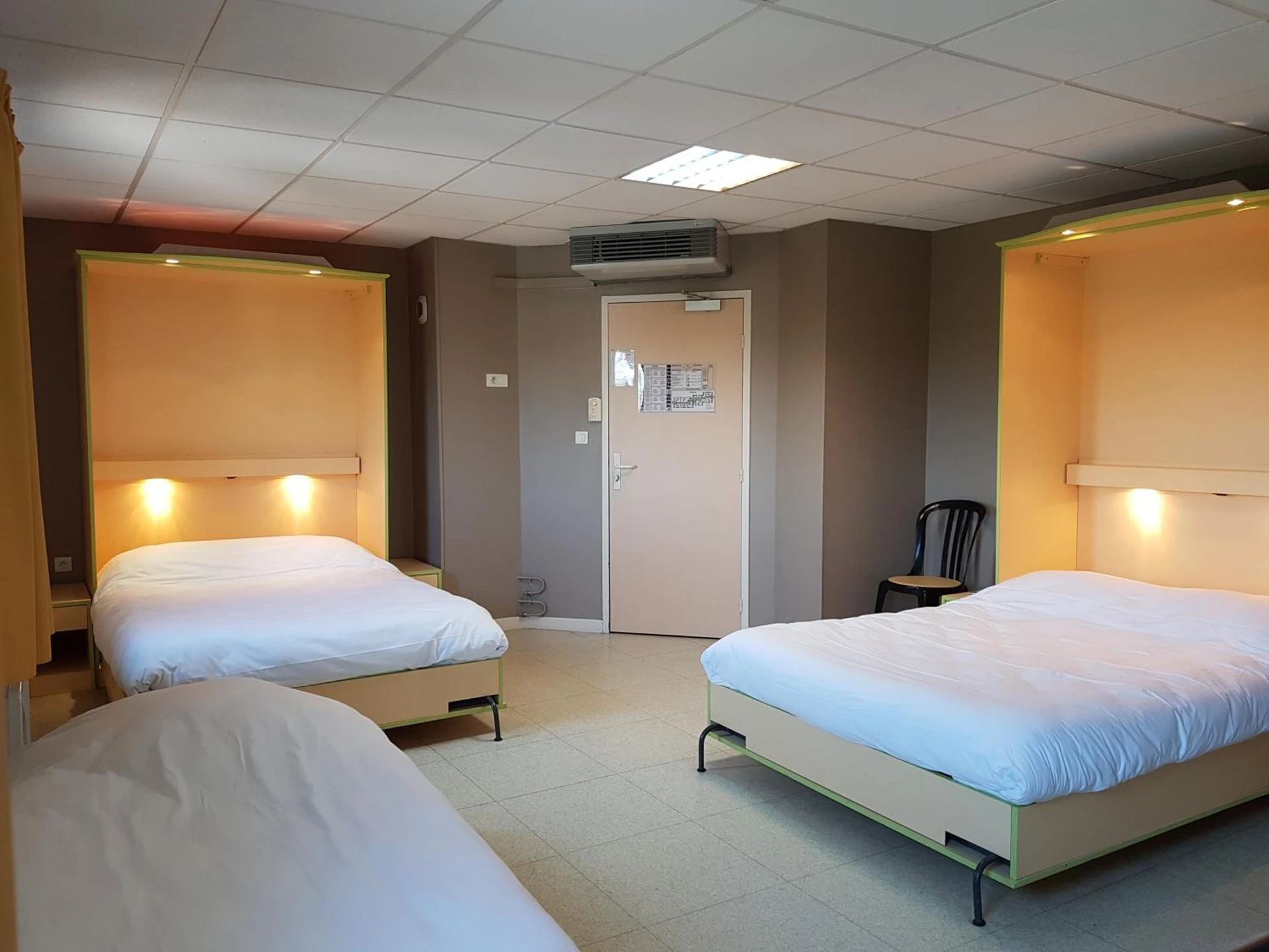 Magnifique chambre pour un séminaire d'entreprise à Hotel Le Saint Vincent Lyon Sud - Vourles
