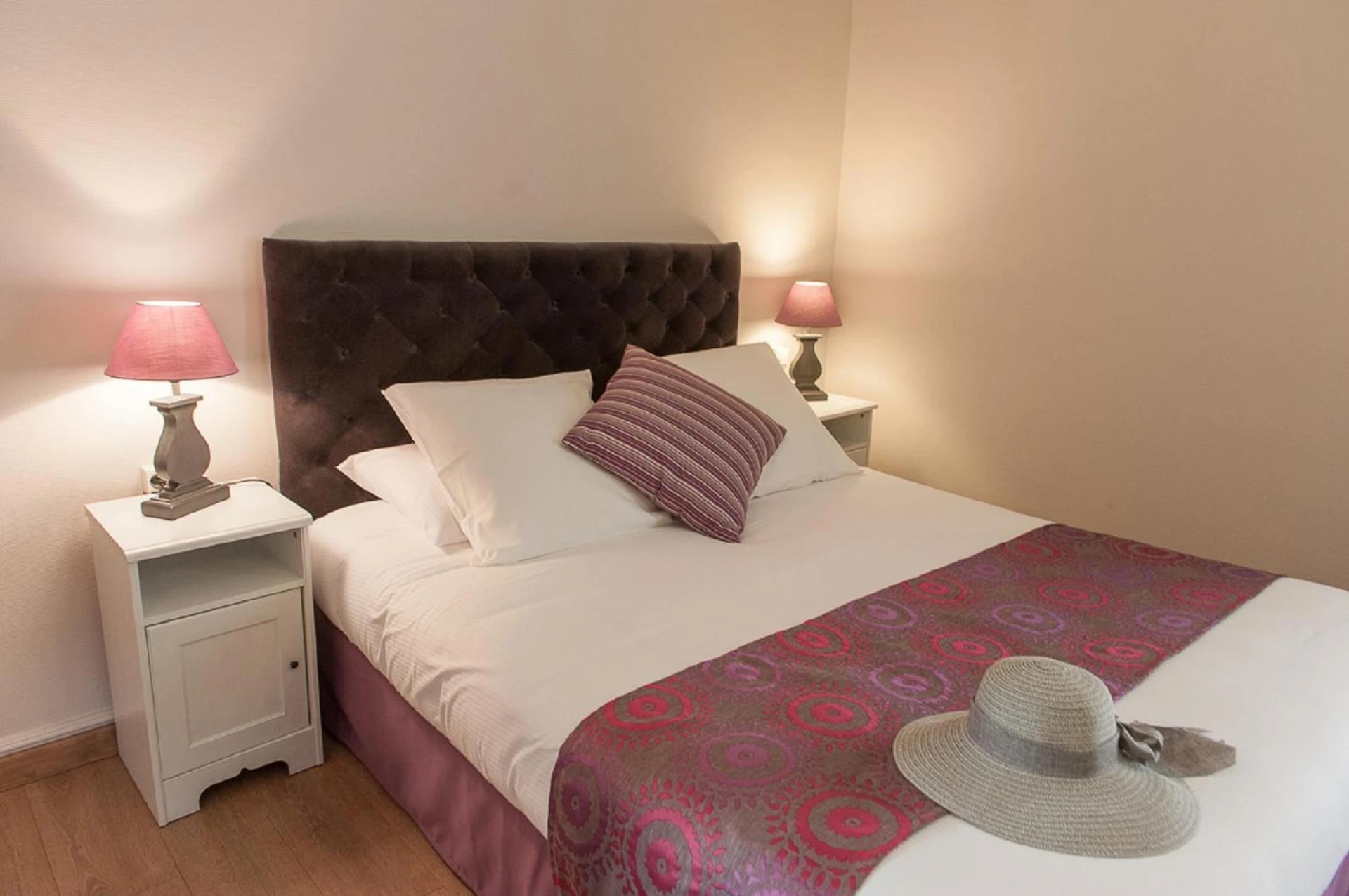 Magnifique chambre pour un séminaire d'entreprise à Hotel Sainte Anne - Apt - Apt