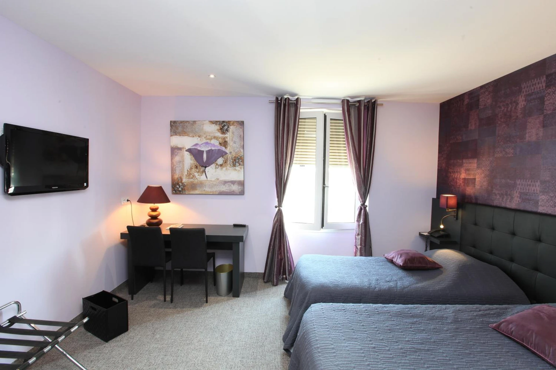 Magnifique chambre pour un séminaire d'entreprise à Logis Hotel Schaeffer- Restaurant Le Saint Georges - Serrières