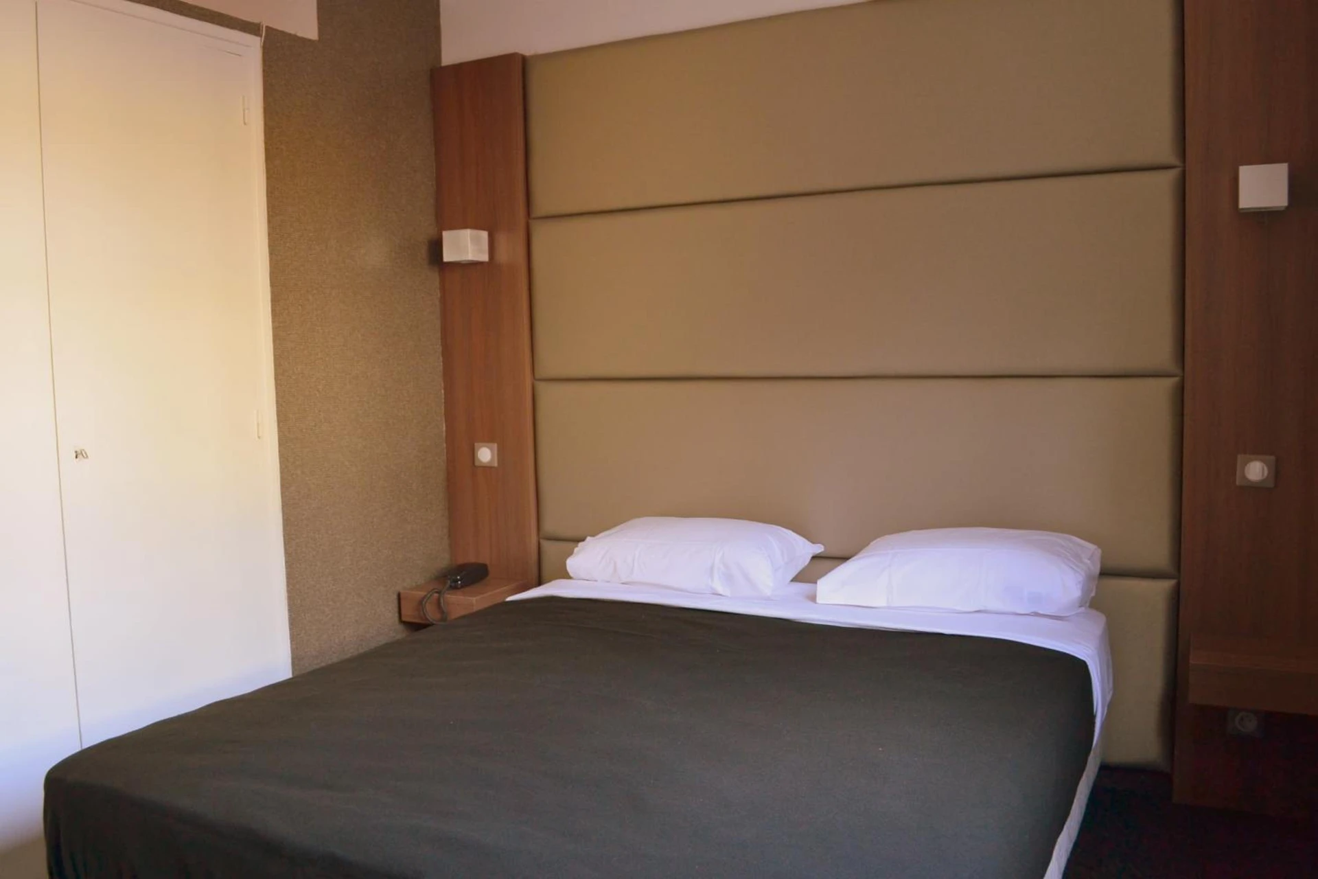 Chambre disponible pour un séminaire d'entreprise à Hotel Schtak - Cannes