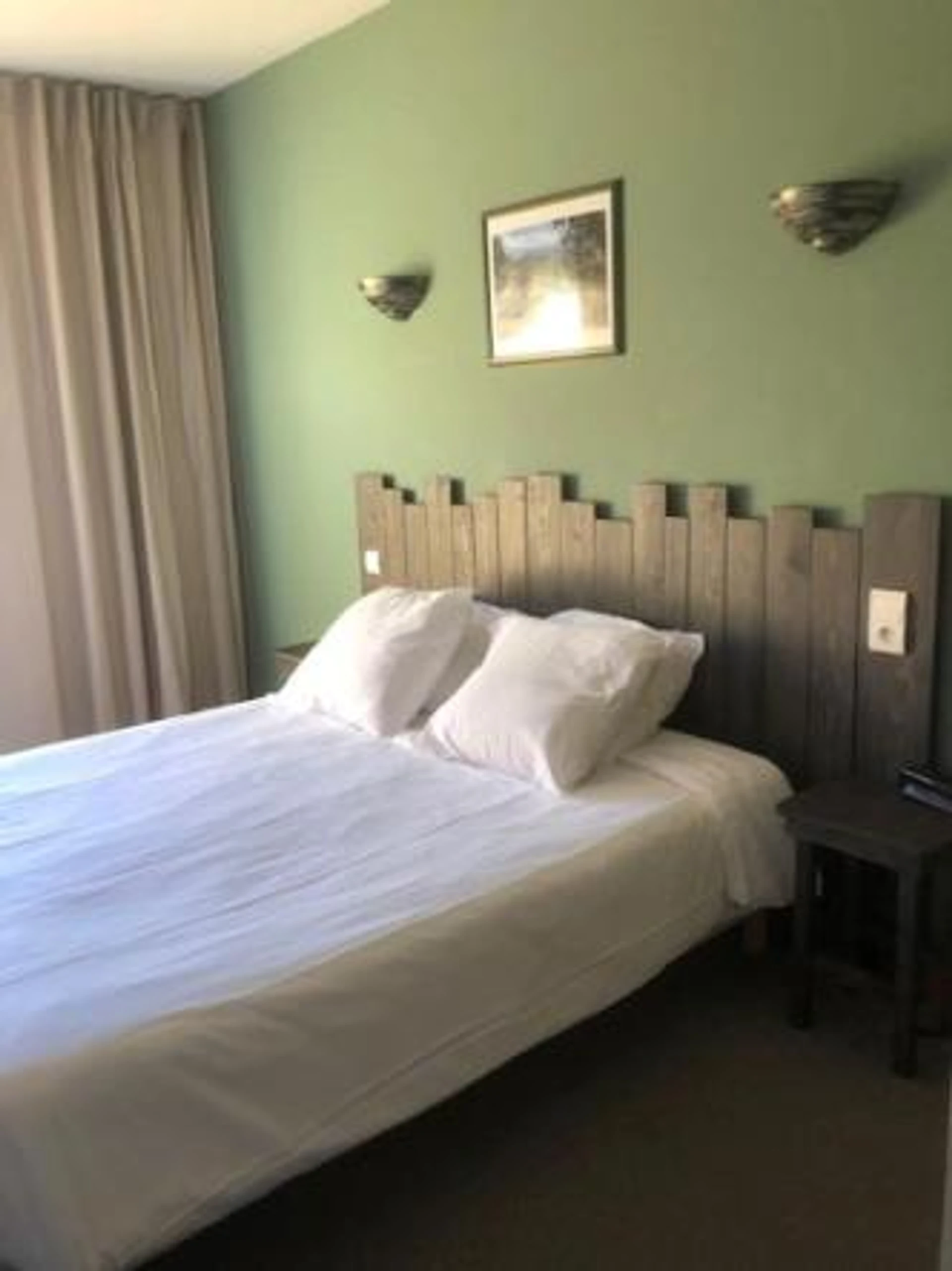 Magnifique chambre pour un séminaire d'entreprise à Hôtel Sous l'Olivier - Buis-les-Baronnies