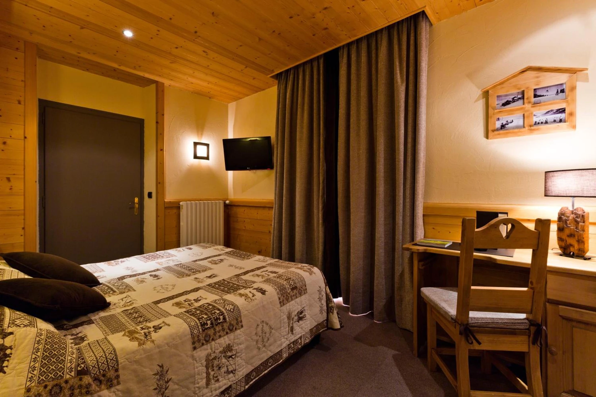 Lieu convivial pour un séminaire d'entreprise à Logis Hotel & Spa Beau-Site - Saint-Jean-de-Sixt - En savoir plus 