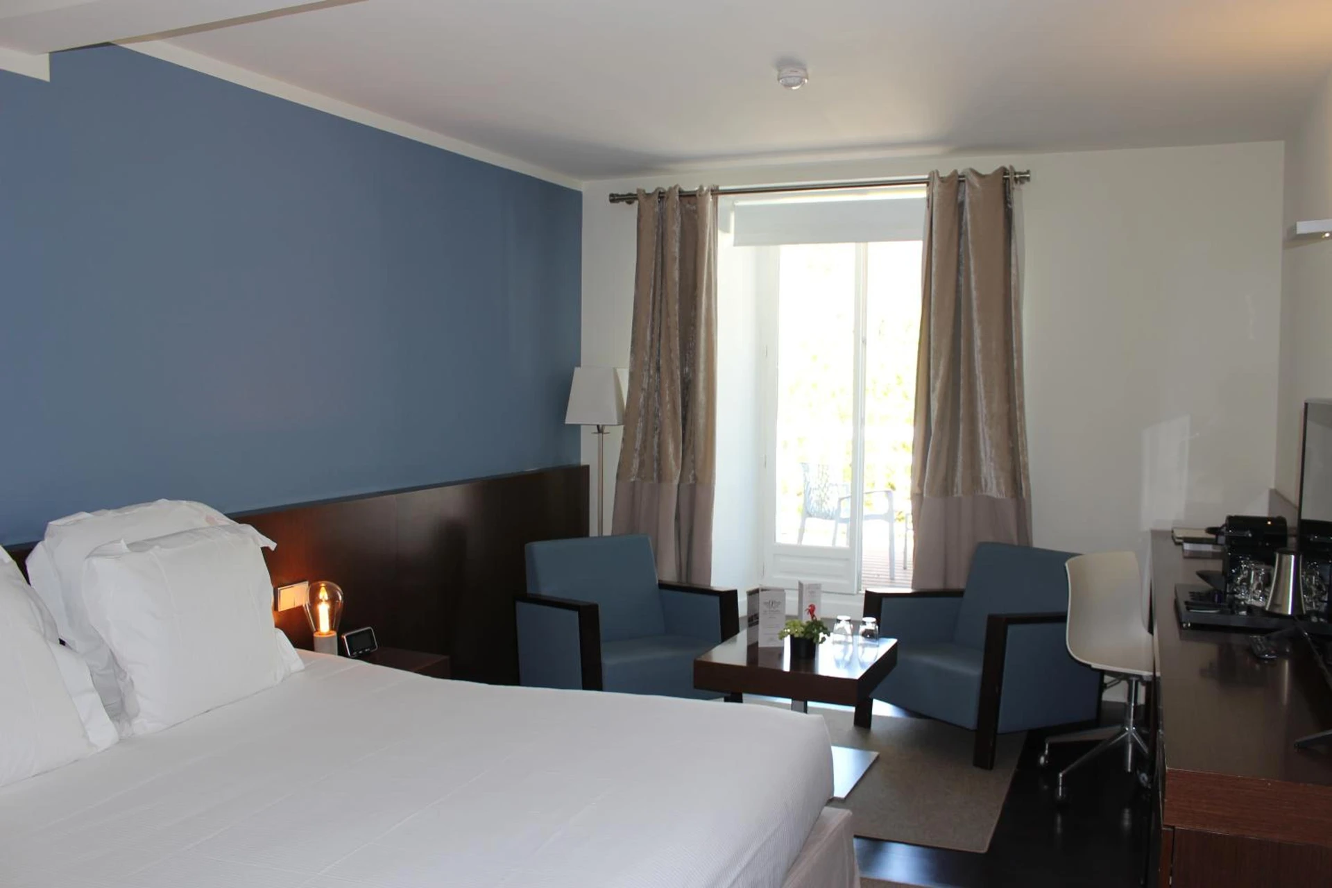 Chambre disponible pour un séminaire d'entreprise à Les Pleiades Hôtel-Spa-Restaurant - Barbizon