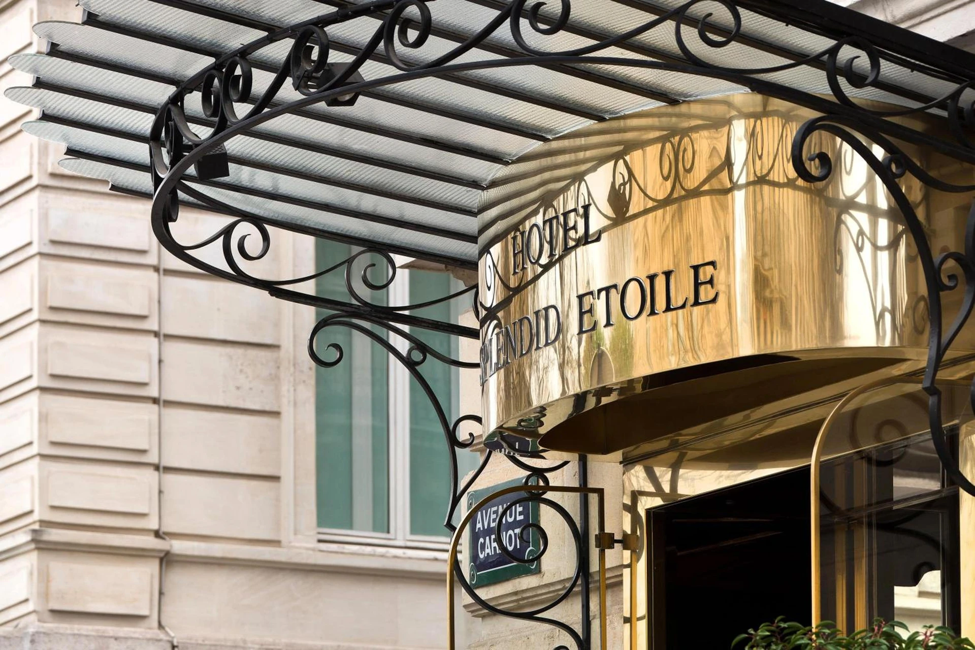 Lieu convivial pour un séminaire d'entreprise à Splendid Etoile - Paris - En savoir plus 