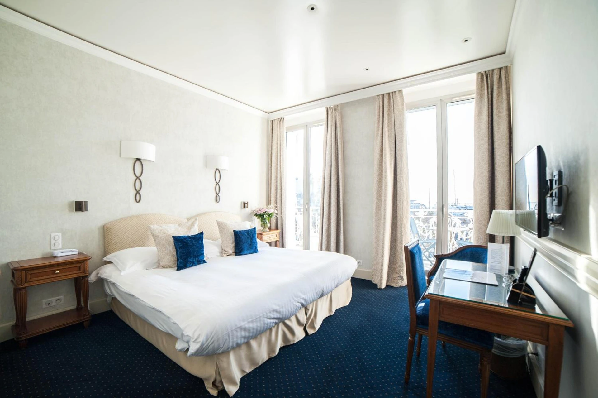 Chambre disponible pour un séminaire d'entreprise à Hotel Splendid - Cannes