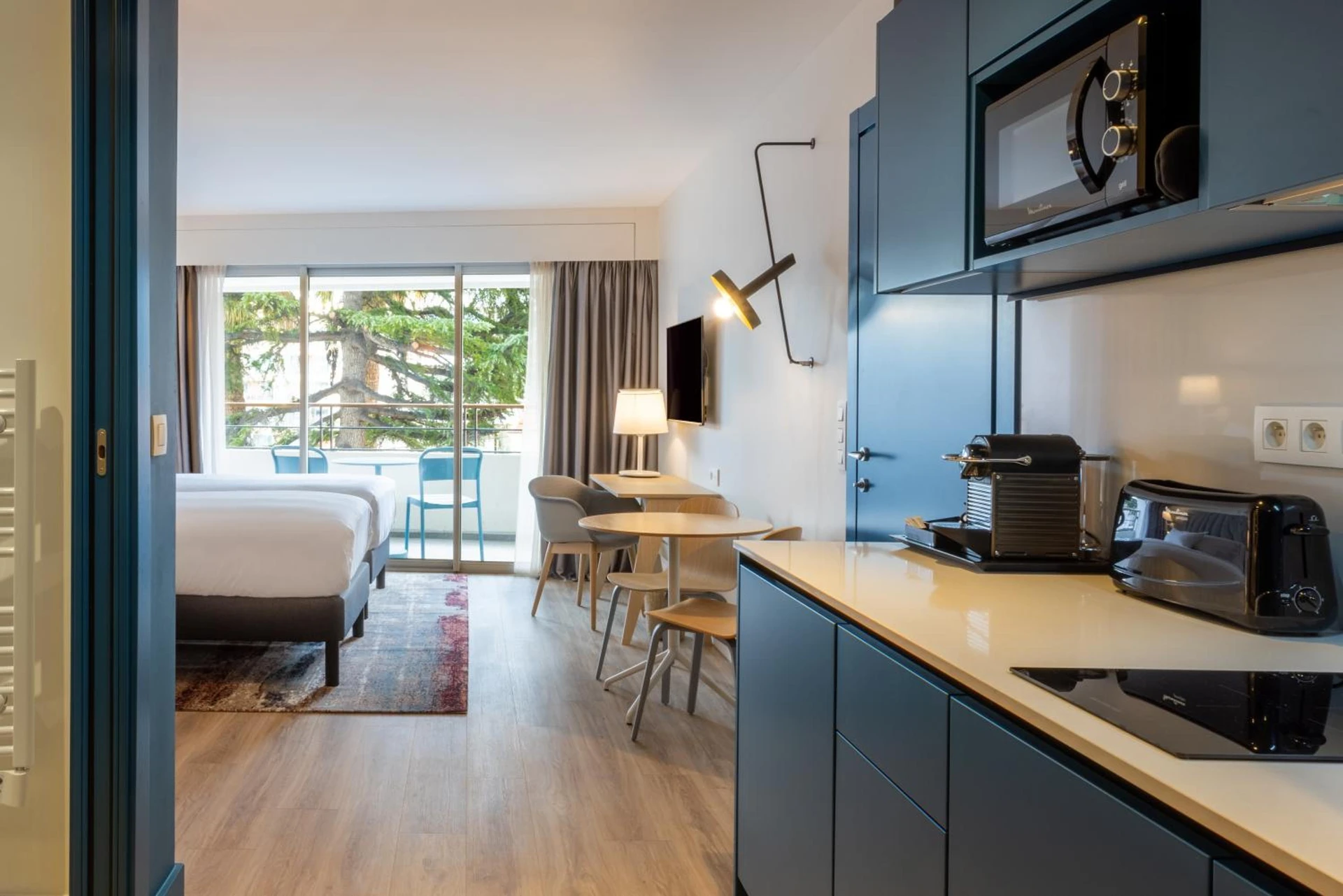 Ambiance de travail pour séminaire d'entreprise à Staybridge Suites - Cannes Centre by IHG - Cannes