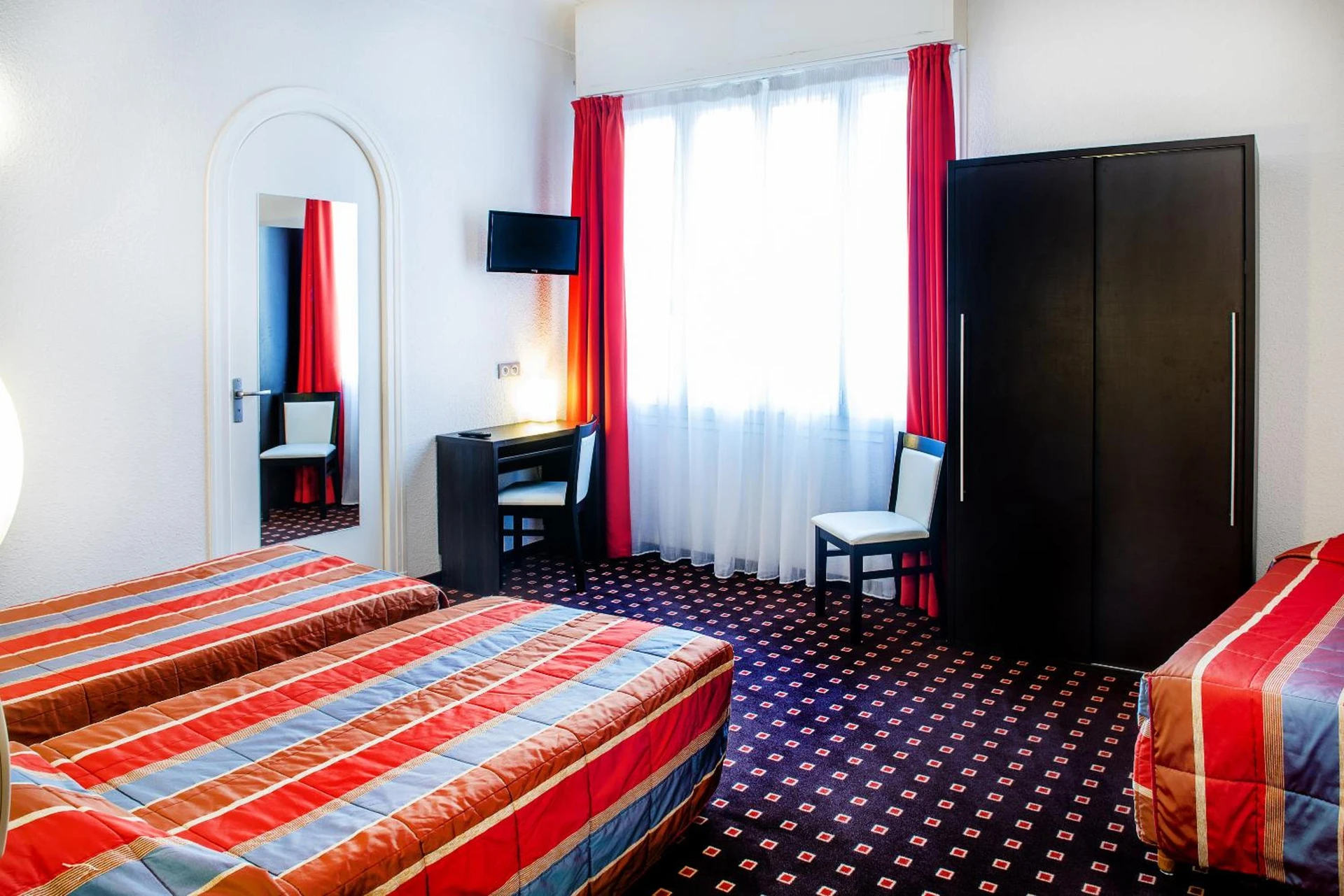 Chambre disponible pour un séminaire d'entreprise à Hôtel Stella - Lourdes
