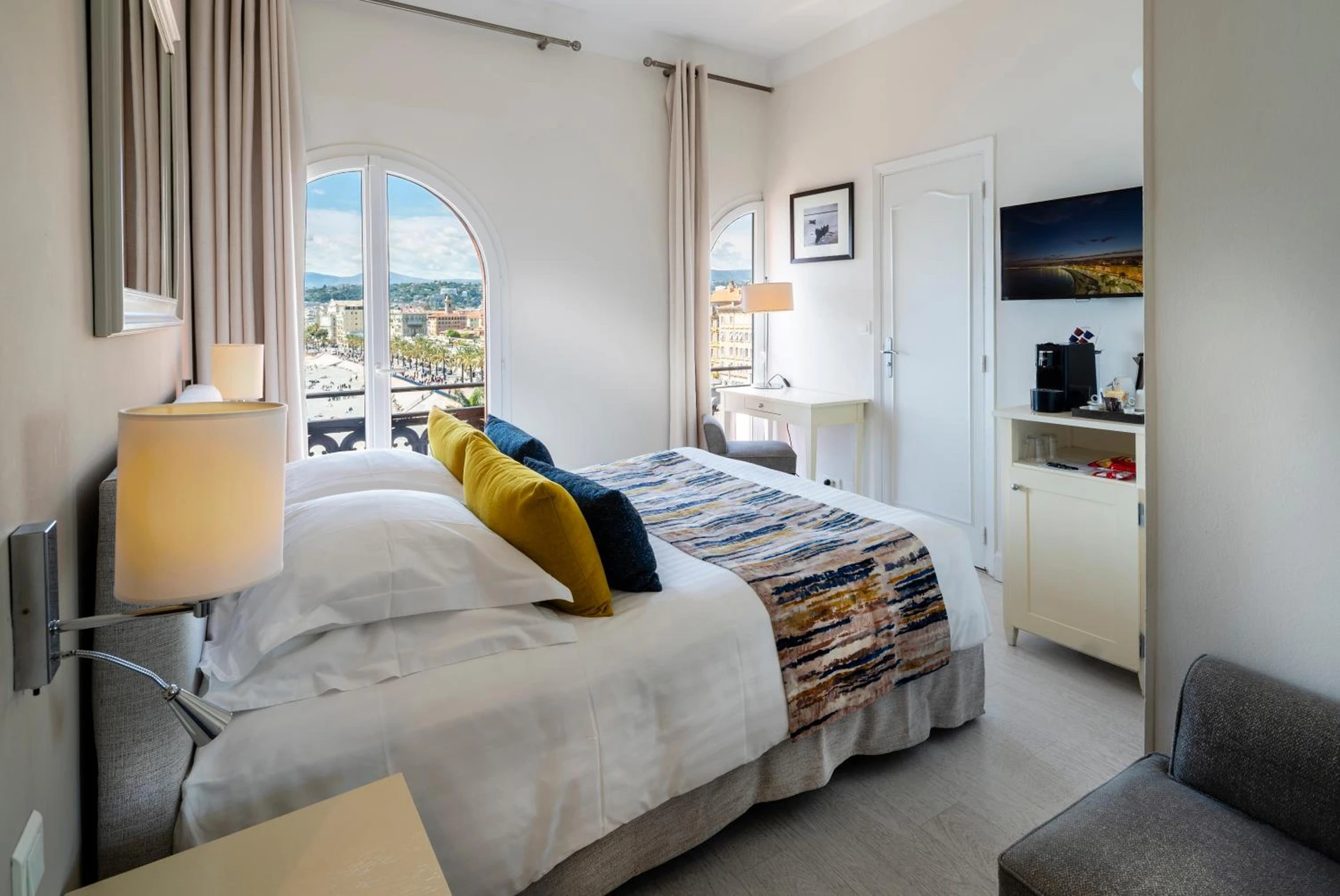 Chambre à Hotel Suisse - Organiser un séminaire d'entreprise à Nice