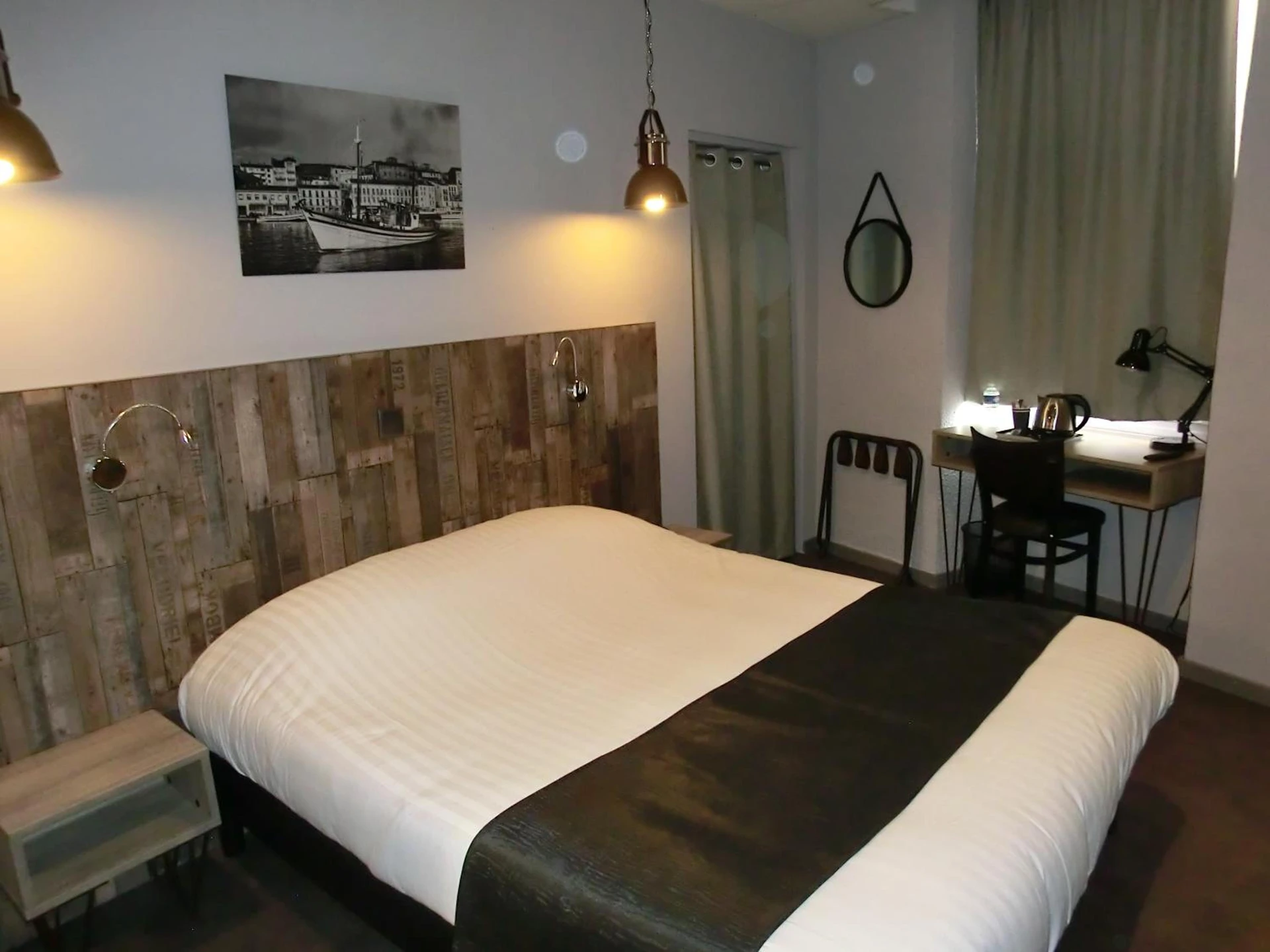 Chambre disponible pour un séminaire d'entreprise à Hotel Sur Le Quai - Port-Vendres