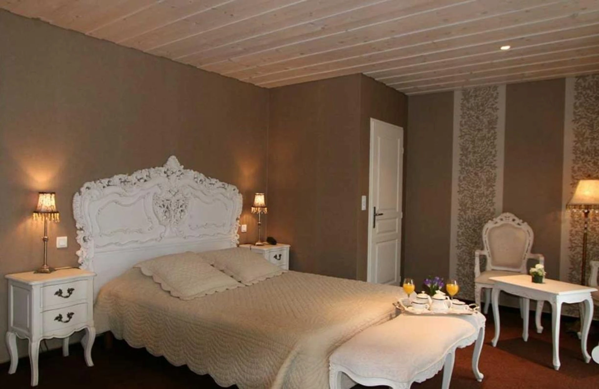 Chambre disponible pour un séminaire d'entreprise à Hôtel Restaurant Taillard - Goumois