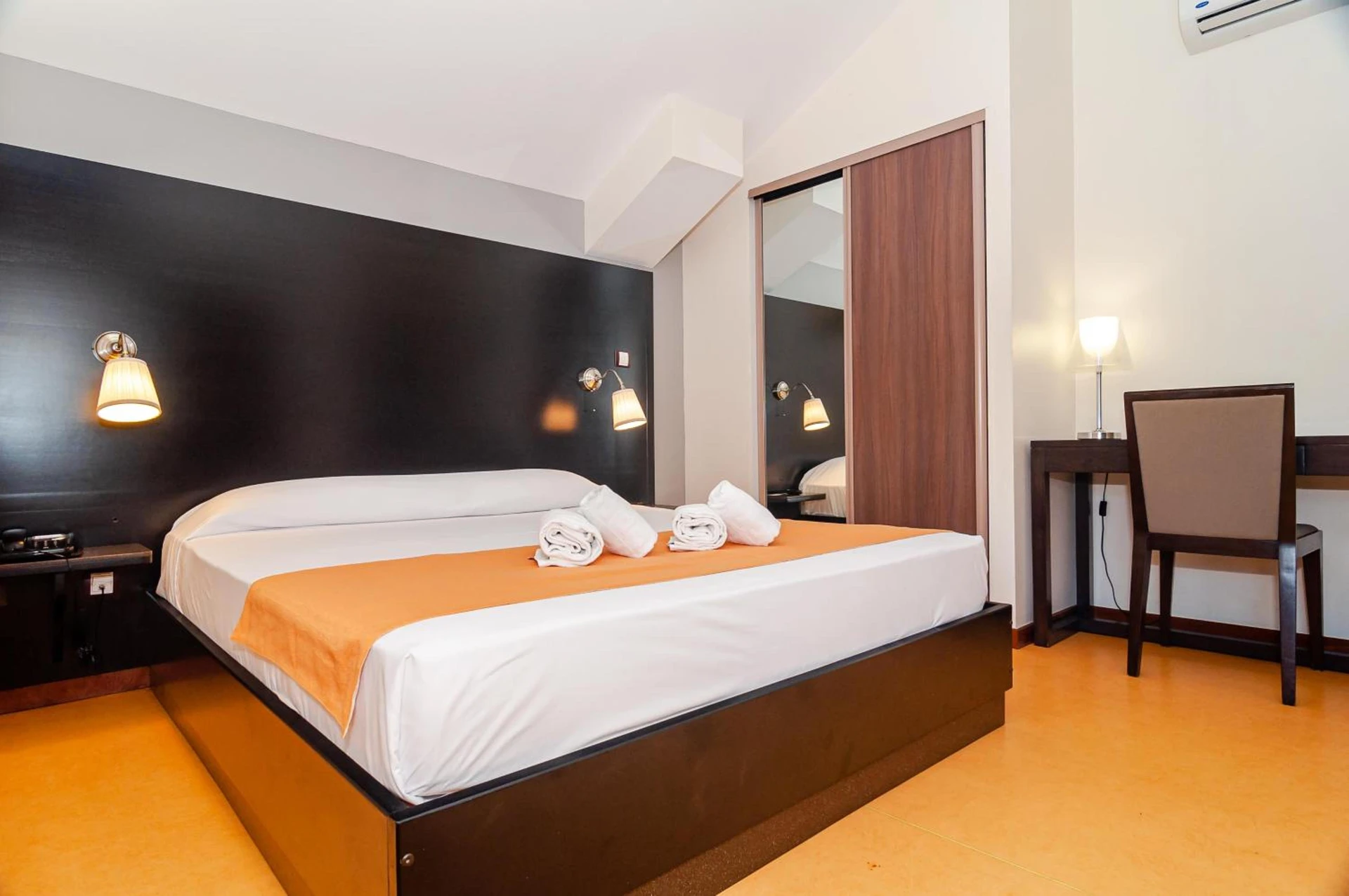 Chambre disponible pour un séminaire d'entreprise à Tama Hotel - Saint-Gilles les Bains