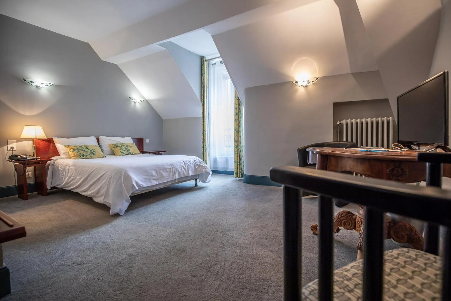Magnifique chambre pour un séminaire d'entreprise à Hôtel Terminus - Cahors
