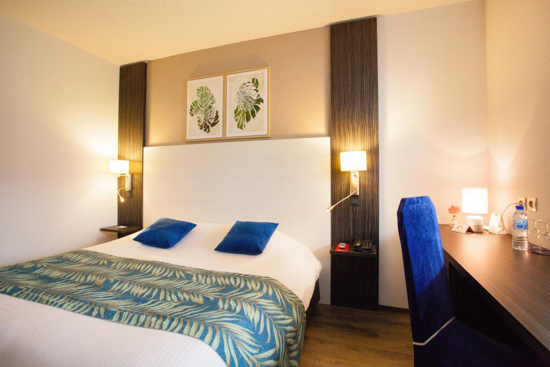 Chambre disponible pour un séminaire d'entreprise à The Originals Boutique, Hôtel Le Pillebois, Bourg-en-Bresse Nord - Malafretaz