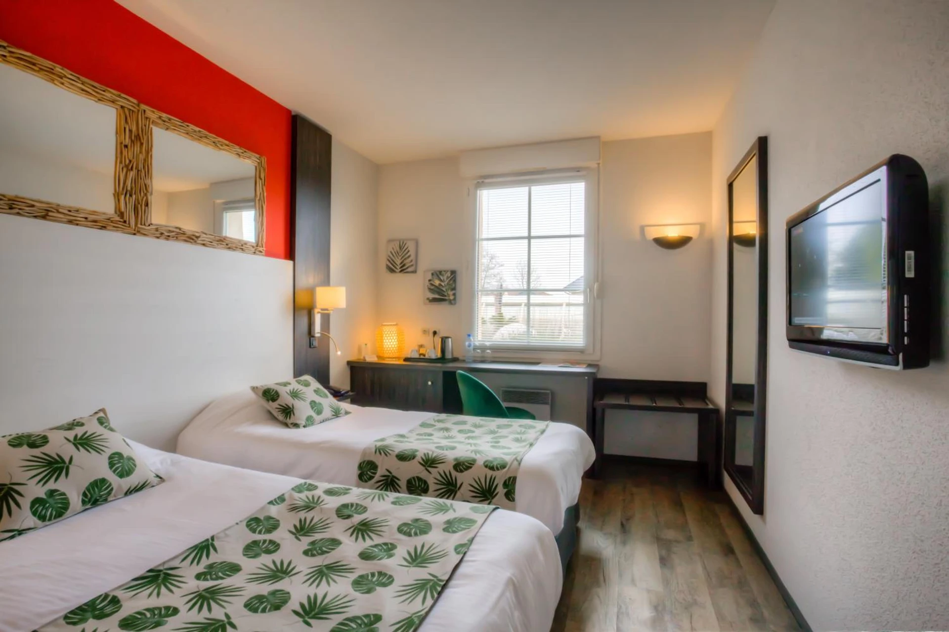 Chambre disponible pour un séminaire d'entreprise à The Originals Boutique, Hôtel Le Pillebois, Bourg-en-Bresse Nord - Malafretaz