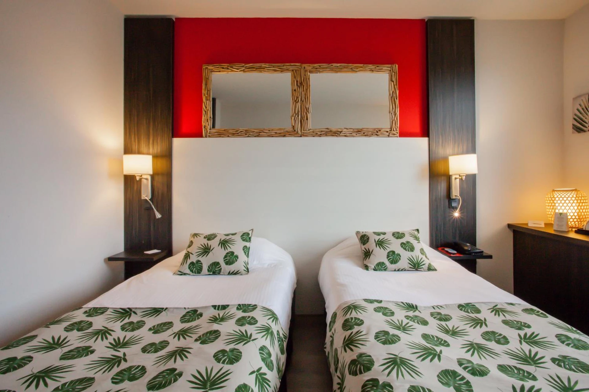 Chambre disponible pour un séminaire d'entreprise à The Originals Boutique, Hôtel Le Pillebois, Bourg-en-Bresse Nord - Malafretaz