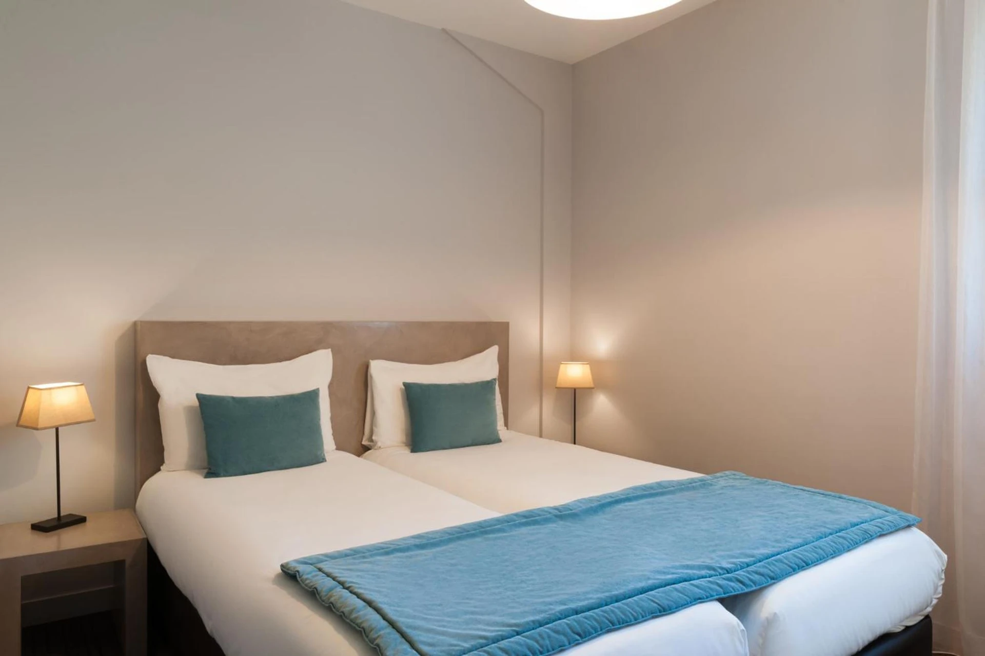 Chambre disponible pour un séminaire d'entreprise à The Originals Boutique, Hôtel La Grange, Niort - Niort