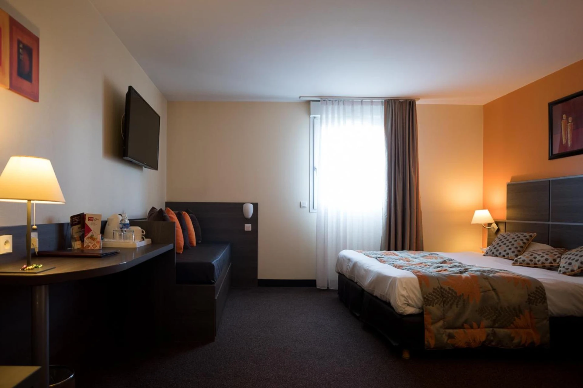 Chambre disponible pour un séminaire d'entreprise à The Originals Boutique, Actuel Hôtel, Saint-Etienne Aéroport - Andrézieux-Bouthéon