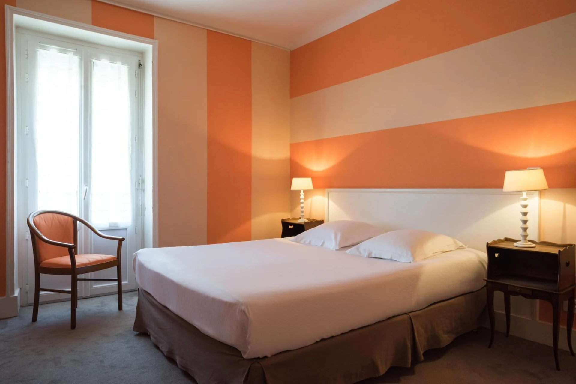 Chambre disponible pour un séminaire d'entreprise à The Originals Boutique, Hôtel Terminus, Bourg-en-Bresse Gare - Bourg-en-Bresse