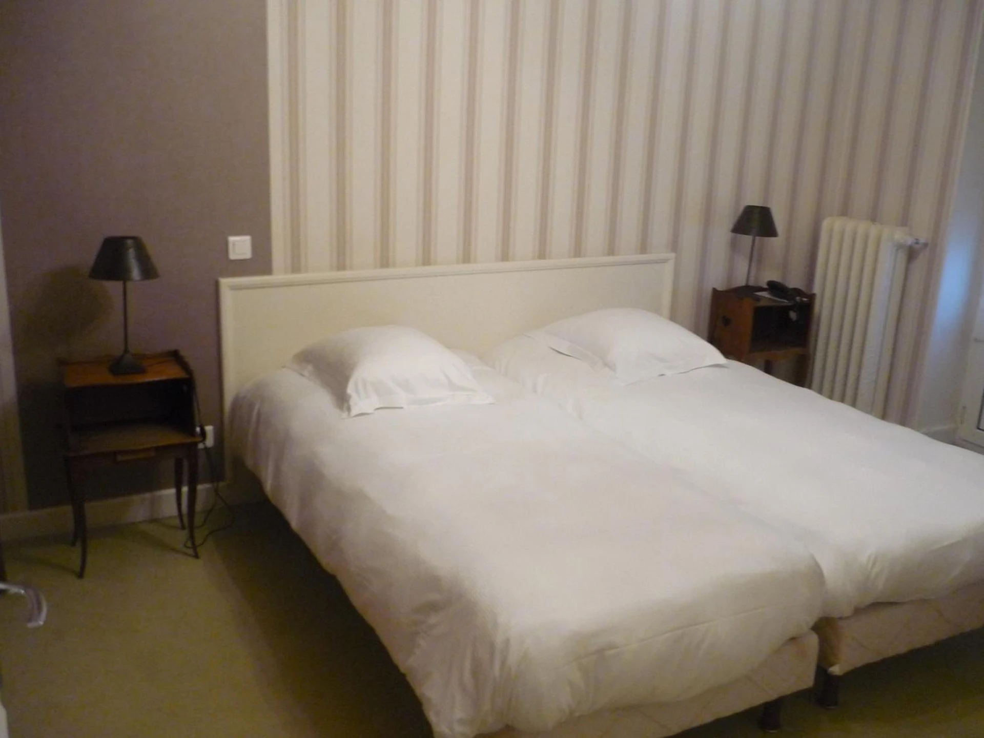 Chambre disponible pour un séminaire d'entreprise à The Originals Boutique, Hôtel Terminus, Bourg-en-Bresse Gare - Bourg-en-Bresse